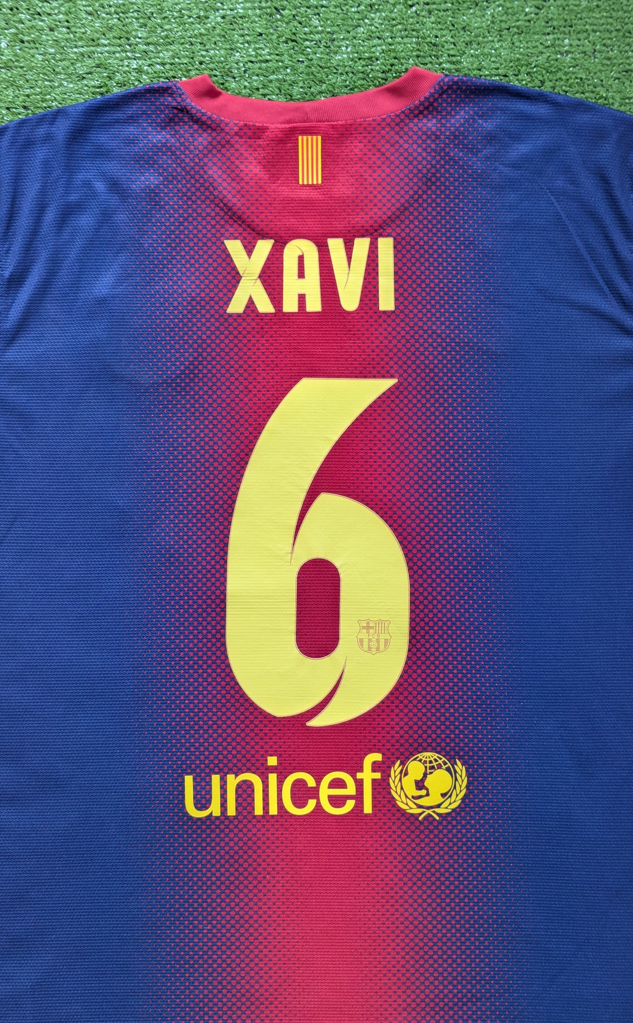 Nike FC BARCELONA 2012/2013 HOME FOOTBALL SHIRT JERSEY XAVI #6 Size US XL / EU 56 / 4 - 7 Thumbnail