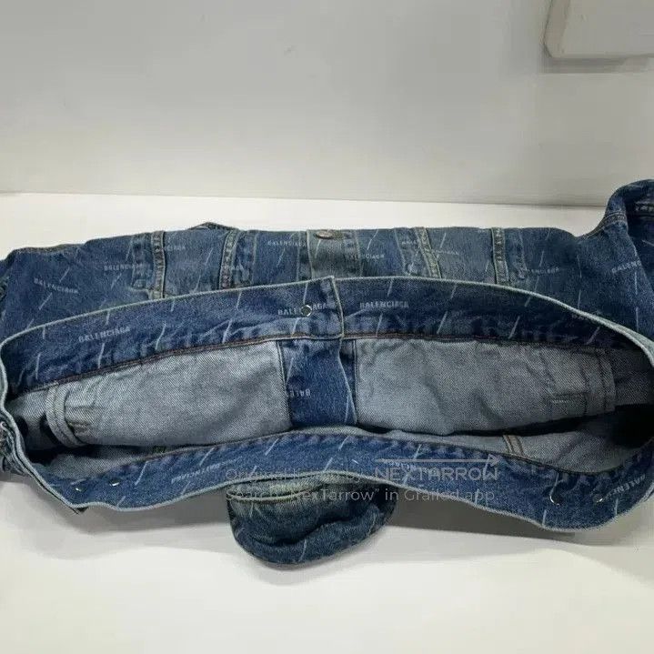 Balenciaga Balenciaga Pocket Denim Jacket for Men. Size US L / EU 52-54 / 3 - 4 Thumbnail