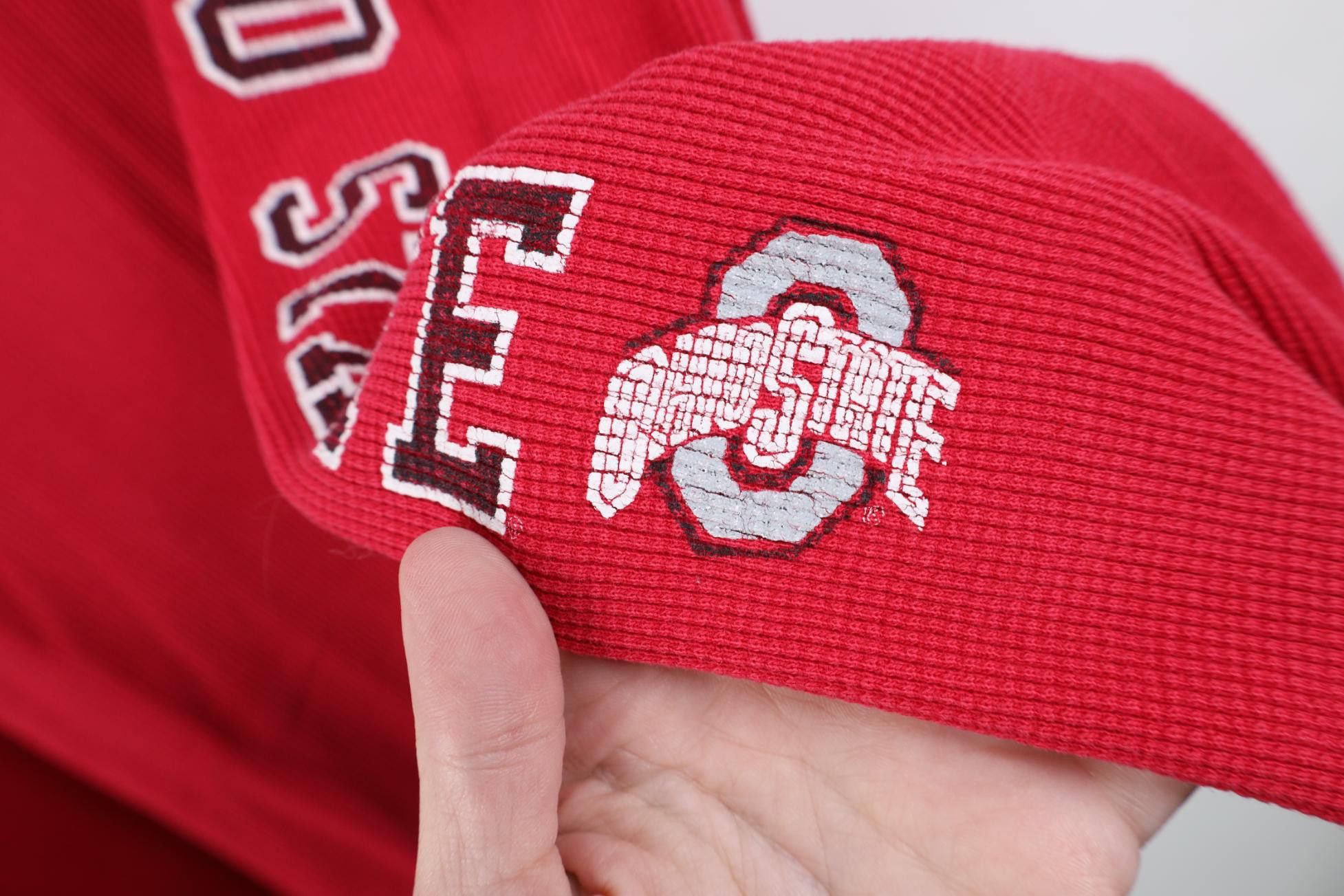 Vintage Vintage 90s Y2K Knit Ohio State University T-Shirt Red Size US XXL / EU 58 / 5 - 6 Thumbnail