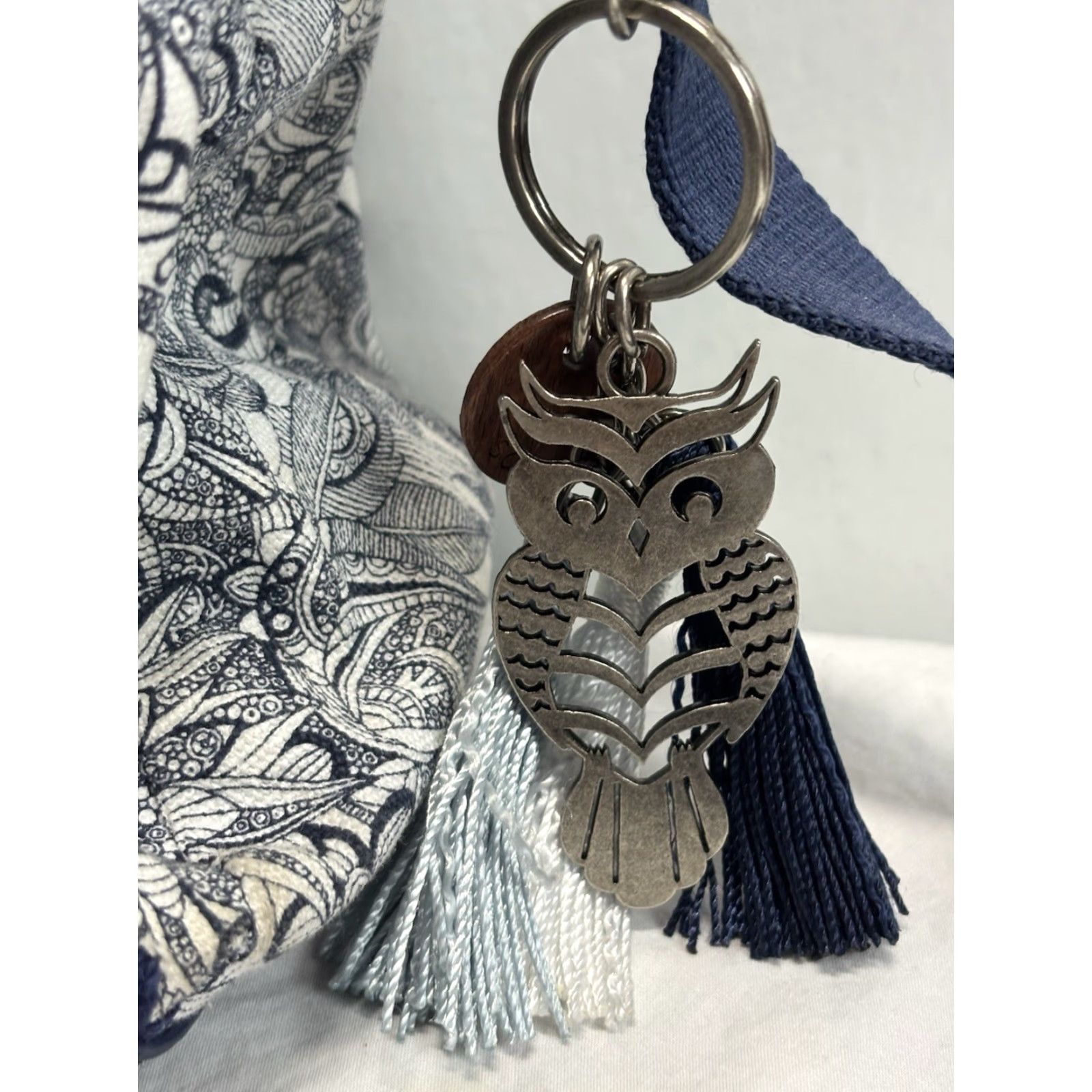 Vintage SAKROOTS Crossbody Bag Charm Blue White Owl Tassel Size ONE SIZE - 5 Thumbnail