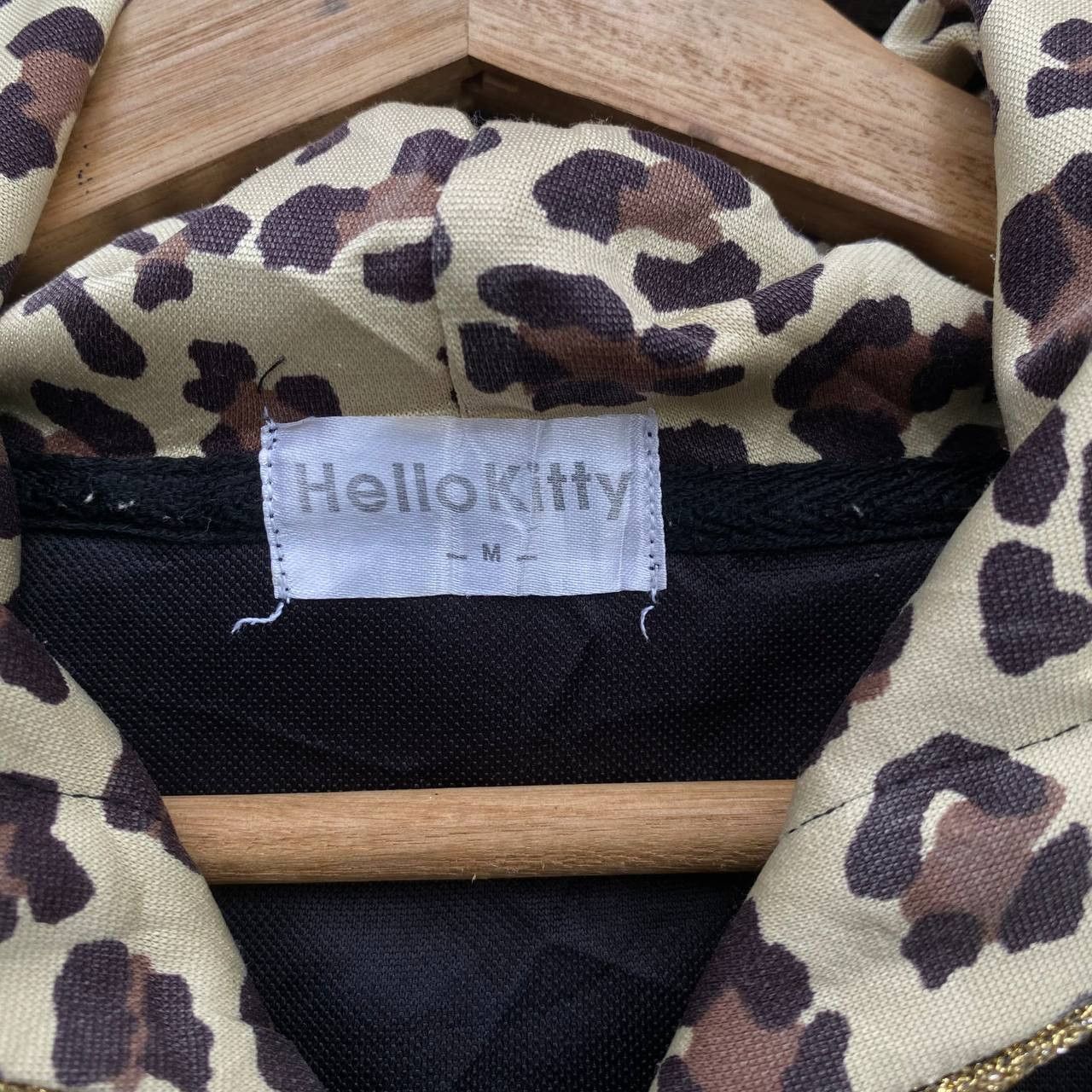 Japanese Brand × Vintage Vintage Hello Kitty Lepord Short Sleeve Zipper Hoodie Size US M / EU 48-50 / 2 - 6 Thumbnail