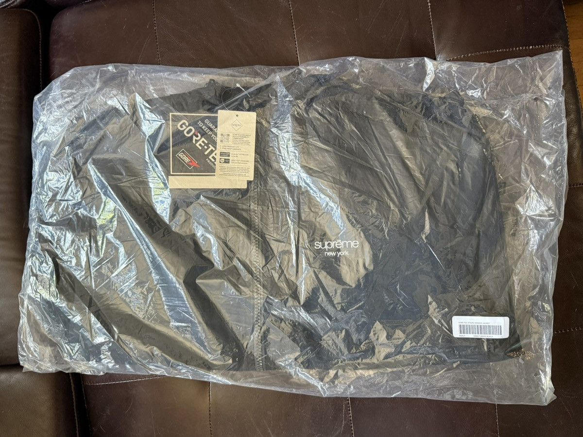 Supreme SUPREME GORE-TEX STRIPE HOODED JACKET FULL ZIP SHELL BLACK Size US L / EU 52-54 / 3 - 6 Thumbnail