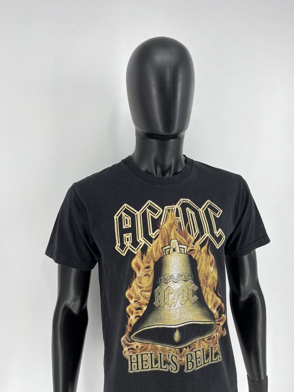 AC/DC × Band Tees × Vintage Vintage Y2k ACDC Hells Bells heavy metal rock t shirt like Size US S / EU 44-46 / 1 - 3 Thumbnail