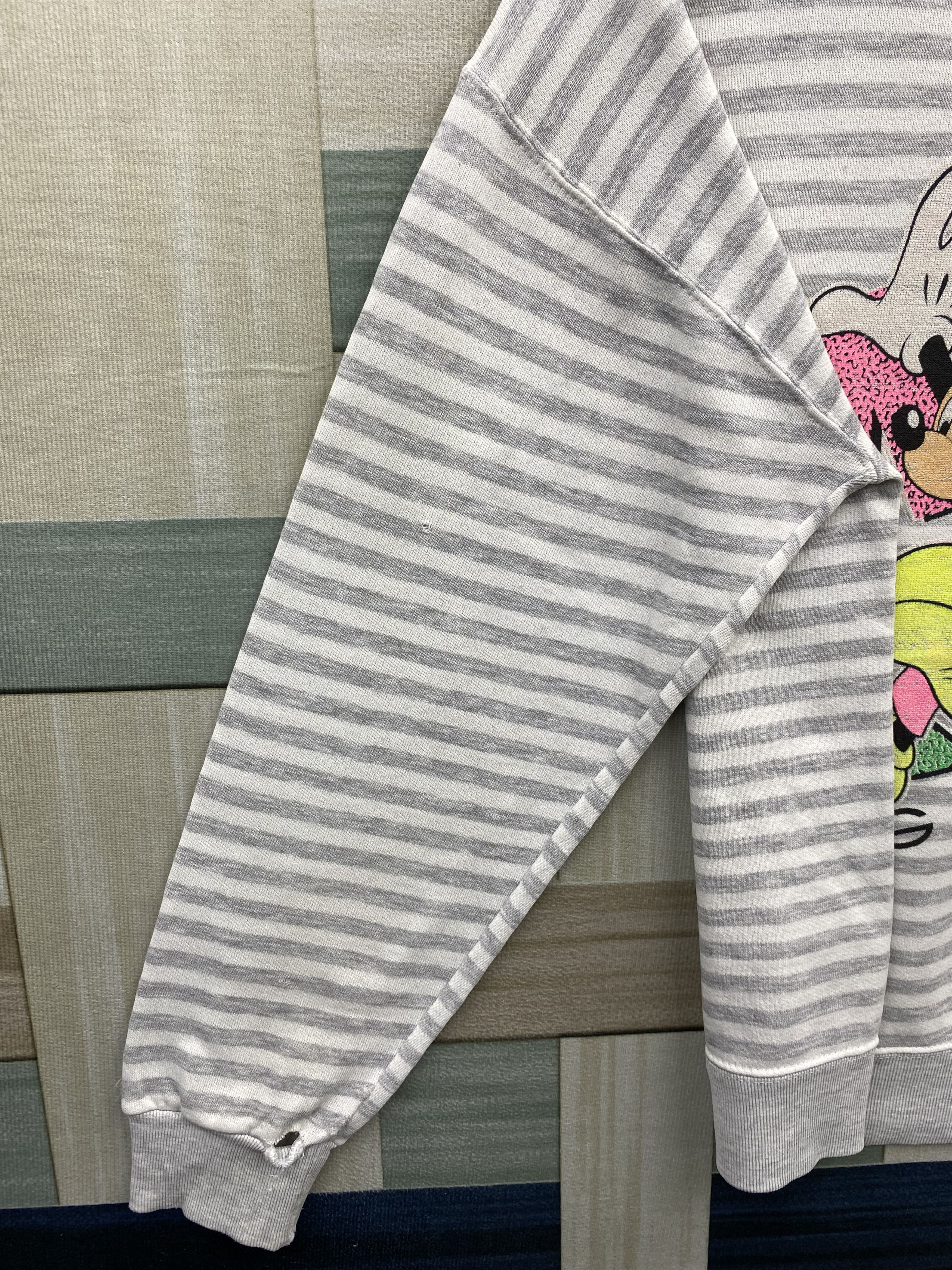 Vintage Vintage Walt Disney Mickey Mouse In Guam Sweatshirt Size US M / EU 48-50 / 2 - 7 Thumbnail
