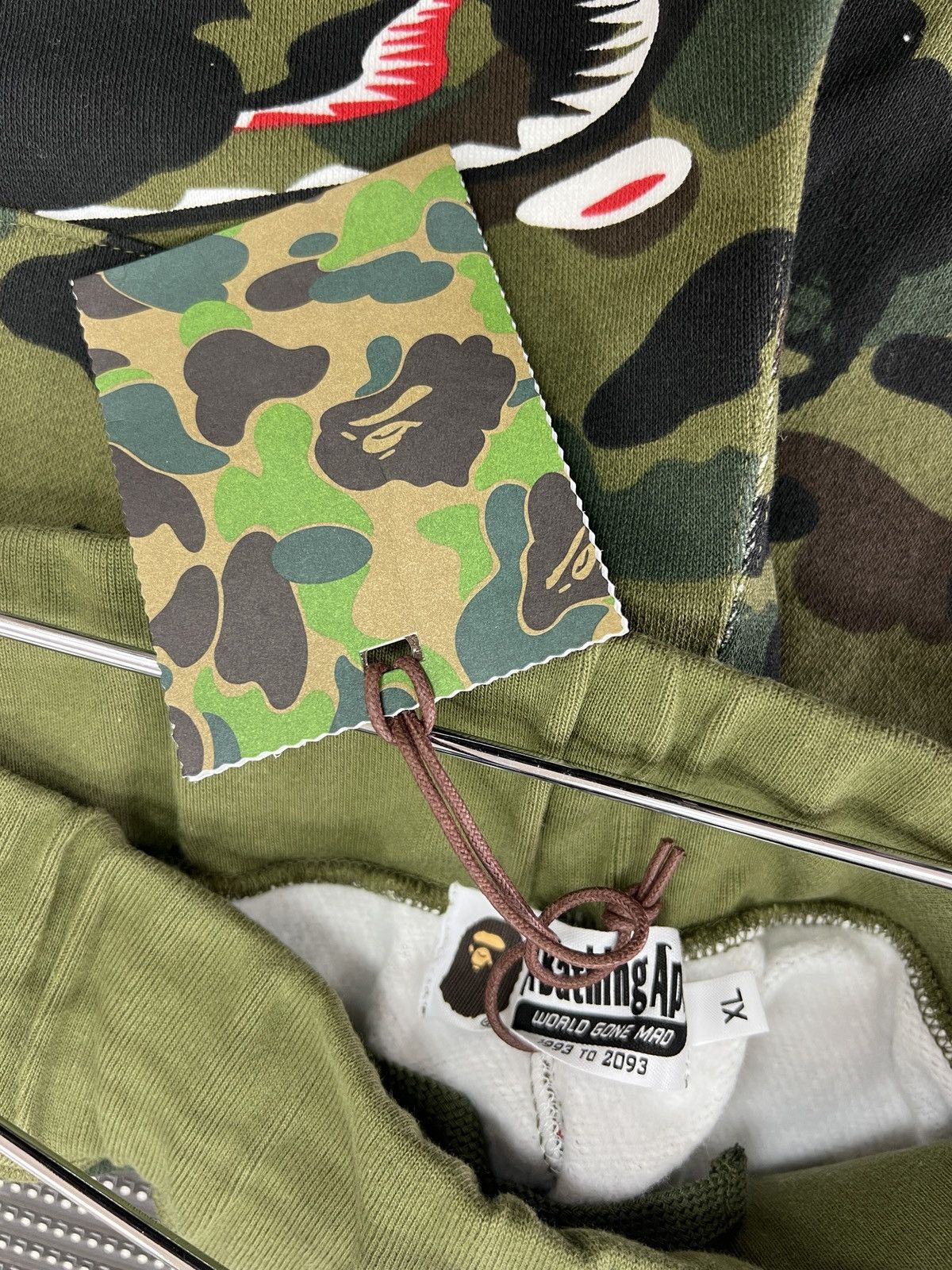 Bape 1ST CAMO SHARK WIDE SWEAT SHORTS Size US 38 / EU 54 - 3 Thumbnail