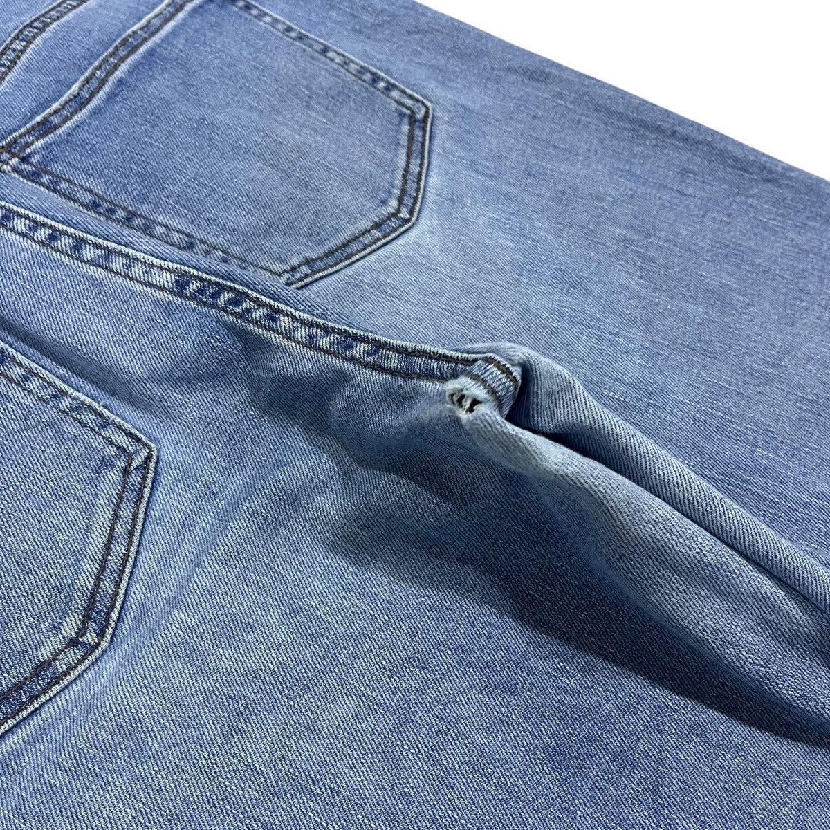 If Six Was Nine × Japanese Brand × Le Grande Bleu (L.G.B.) VINTAGE UNIQLO WASHED BLUE DENIM PANTS Size US 32 / EU 48 - 8 Thumbnail