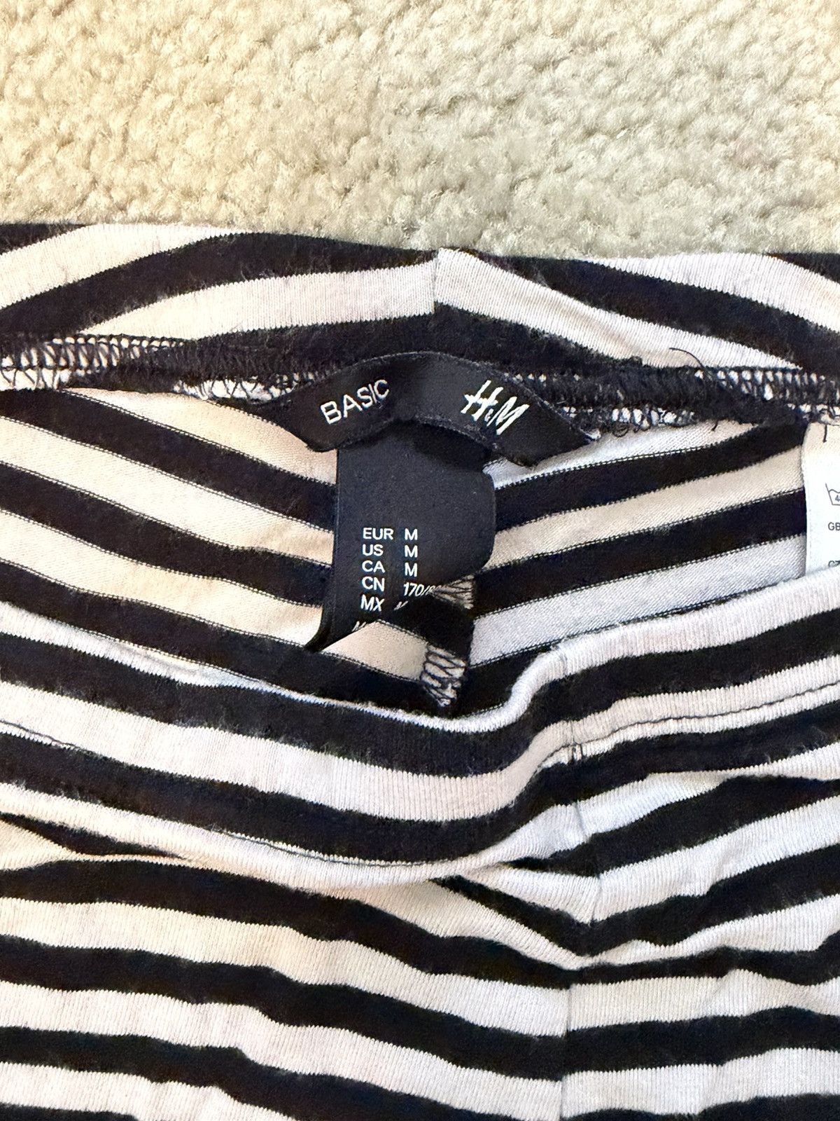 H&M H&M Black And White Women’s Leggings Size Medium Size 30" / US 8 / IT 44 - 4 Thumbnail