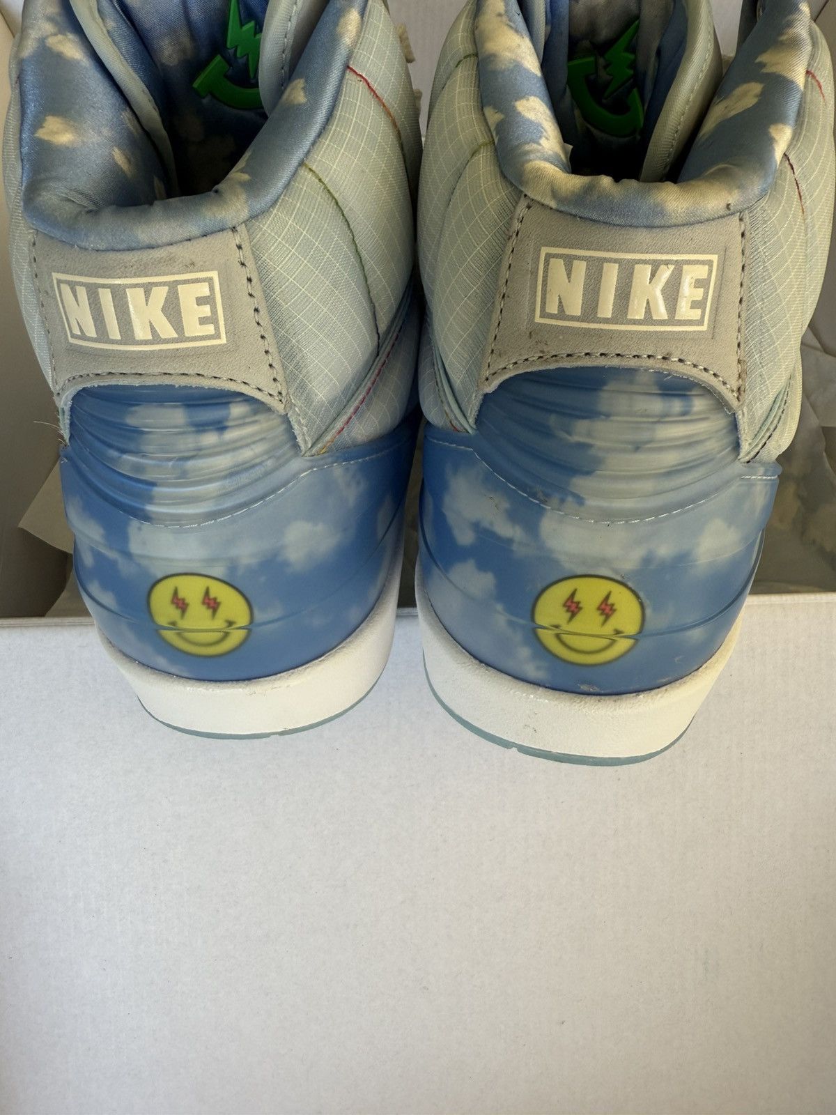 J Balvin × Jordan Brand Air Jordan Retro 2 x J Balvin Size US 10 / EU 43 - 3 Thumbnail