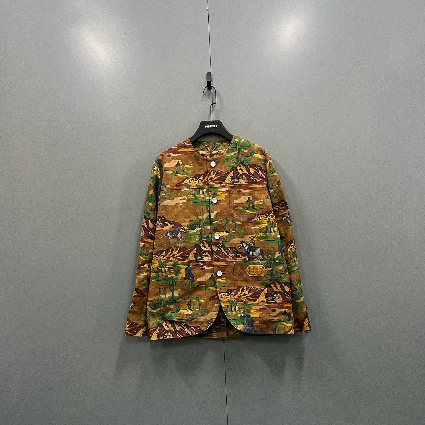 Louis Vuitton Louis Vuitton Desert Print Jacket Size 48 Size US M / EU 48-50 / 2 - 1 Thumbnail