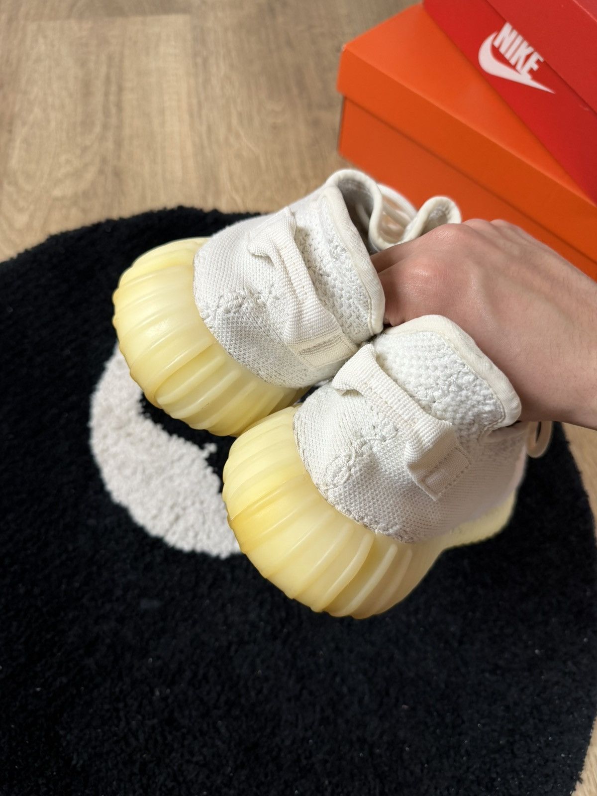 Yeezy Adidas Yeezy Boost 350 V2 Cream Size US 10 / EU 43 - 16 Thumbnail
