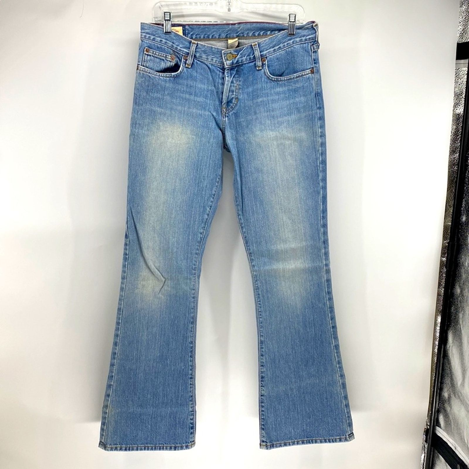 Abercrombie & Fitch Vintage Abercrombie & Fitch low rise flare leg Y2K jean sz 6 Size 28" / US 6 / IT 42 - 1 Thumbnail