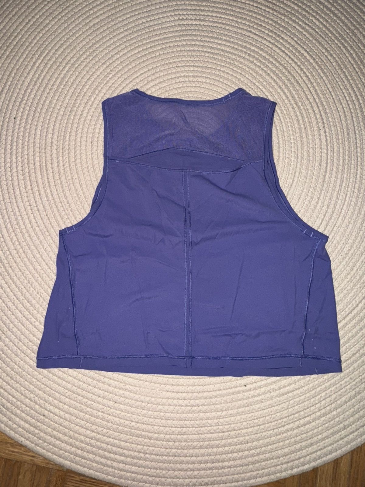 Lululemon Lululemon cut out back crop tank top size 6 Size S / US 4 / IT 40 - 2 Thumbnail