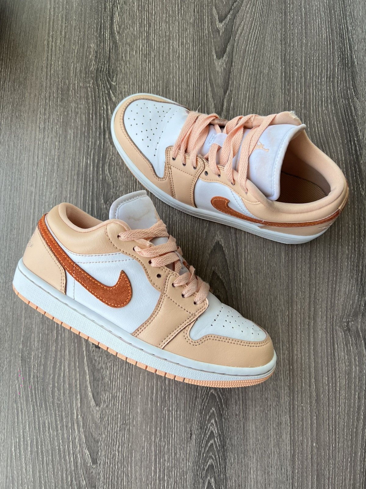 靴 NIKE WMNS Air Jordan 1 Low \"Sunset Haze\" NIKE Air Jordan 1 Low Sunset Haze Wmns Size 6-9 new- In Hand