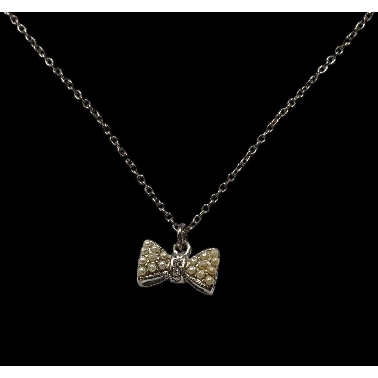 Other Vintage Dainty Bow Pendant Necklace With Faux Pearls & Rhine Size ONE SIZE - 2 Thumbnail