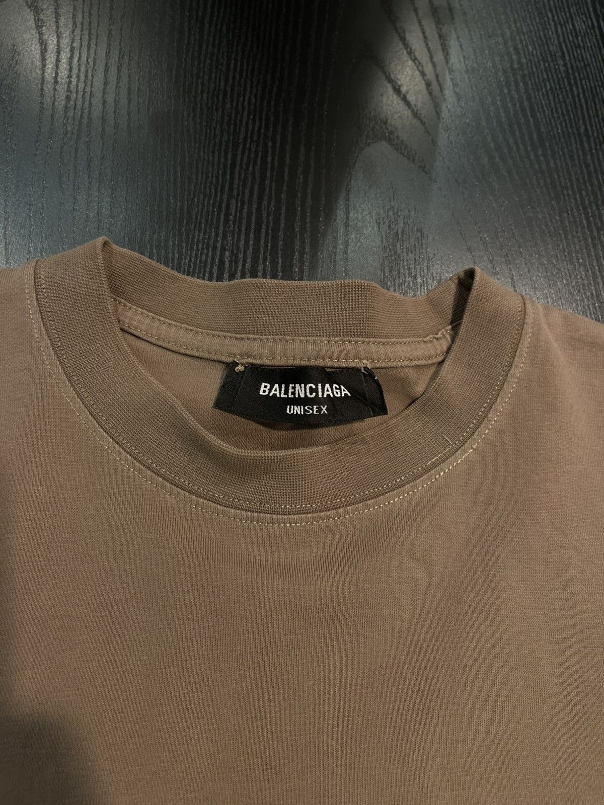 Balenciaga Size M - Balenciaga Tee Brown Oversized Embroidered Size US M / EU 48-50 / 2 - 5 Thumbnail