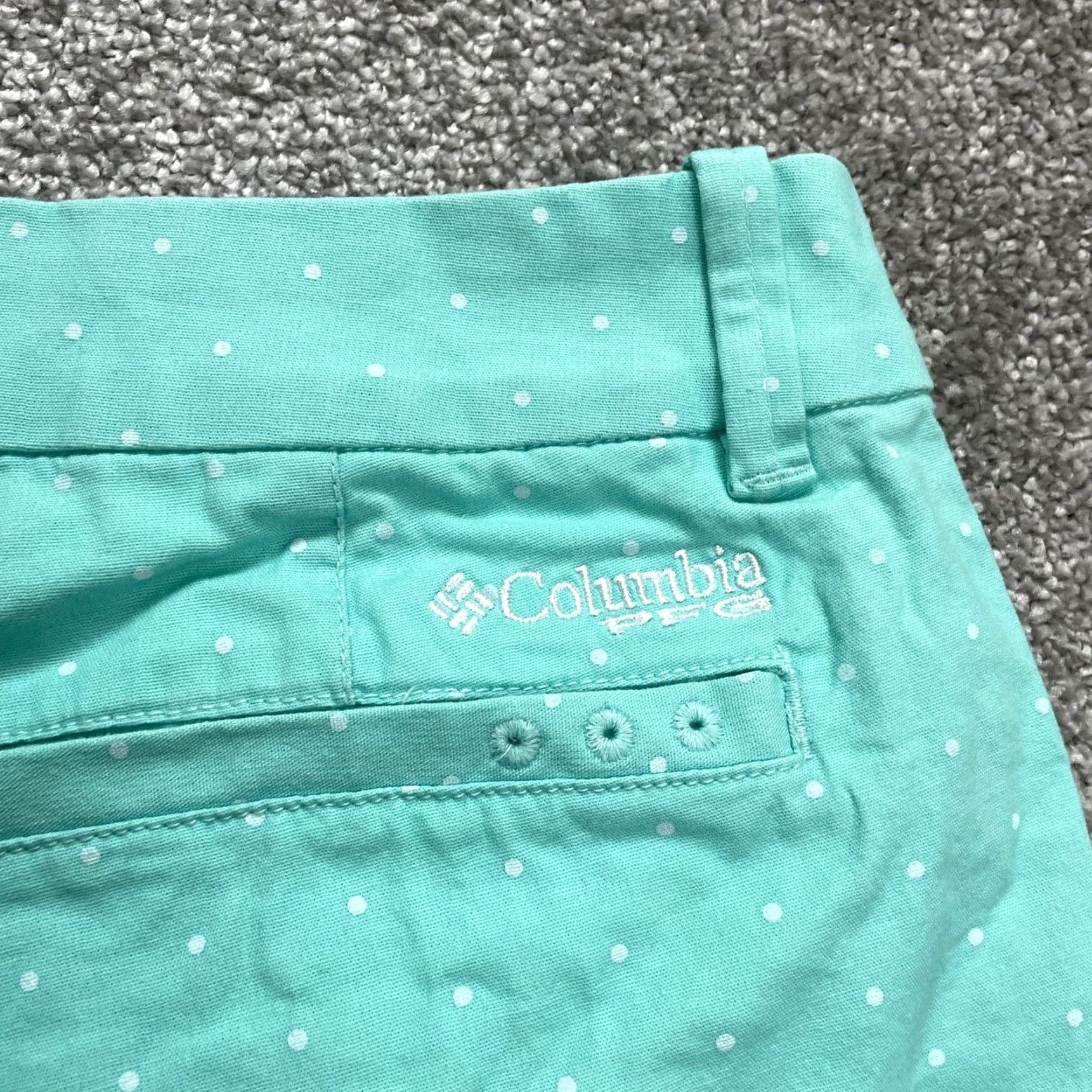Vintage VINTAGE? Wait—this item isn't vintage. So: Columbia PFG Active Shorts Women 10 Green Polka Dot Pockets Outdoor Casual W34 Size 32" / US 10 / IT 46 - 4 Thumbnail