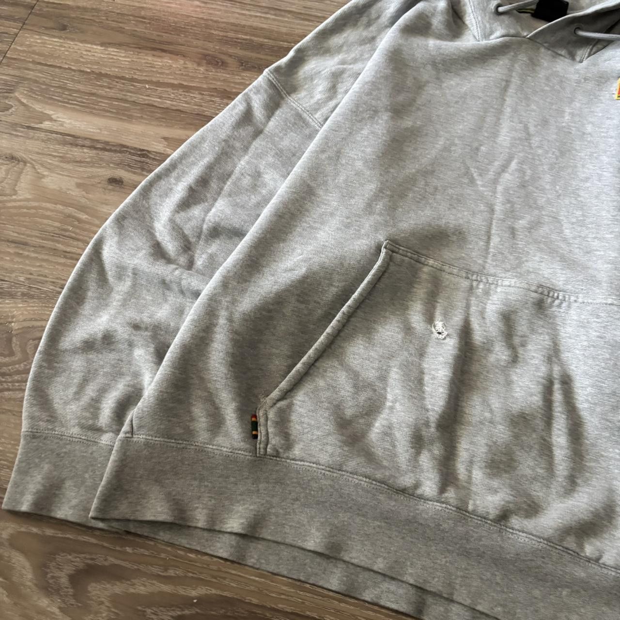 Nike Crazy Vintage 90s Grey Nike Streetwear Essential Hoodie! Size L Size US L / EU 52-54 / 3 - 3 Thumbnail