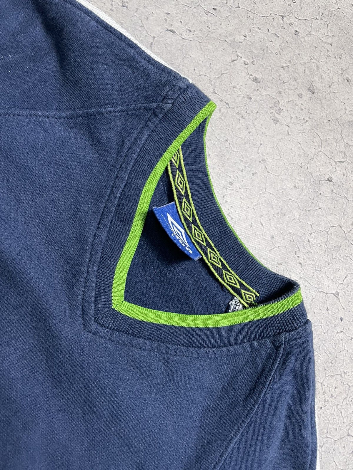 Umbro Vintage 90s Umbro Big Logo Sweatshirt Y2K Rare Size US L / EU 52-54 / 3 - 5 Thumbnail