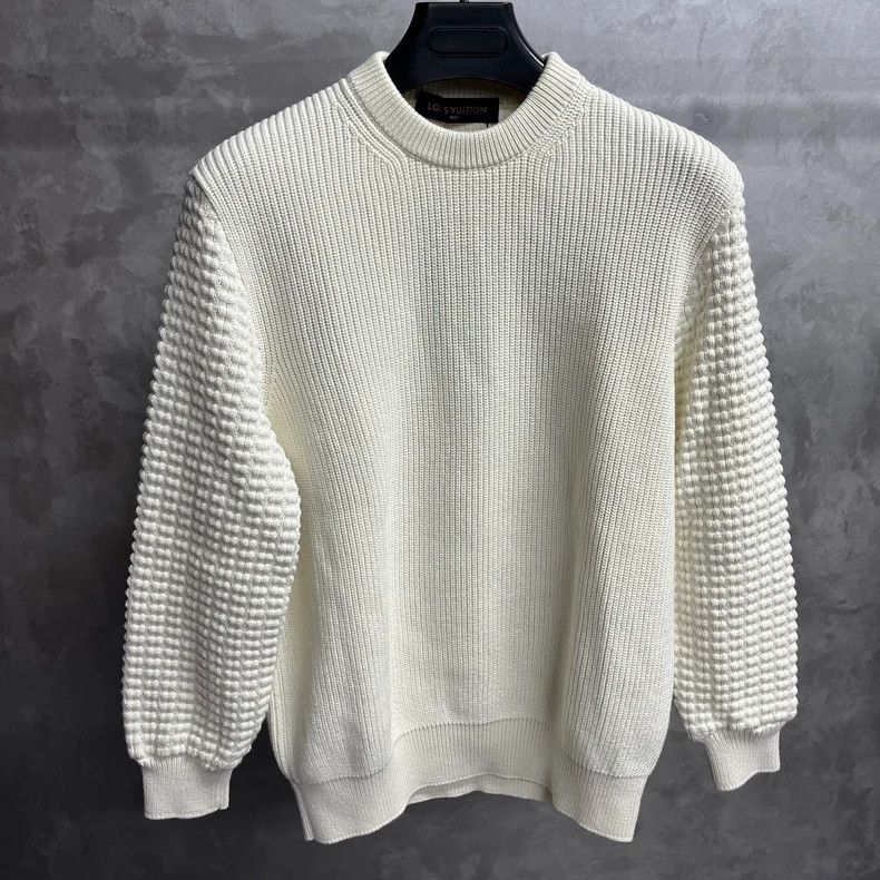 Louis Vuitton Louis Vuitton Off-white embroidered logo knit sweater Size US M / EU 48-50 / 2 - 1 Thumbnail