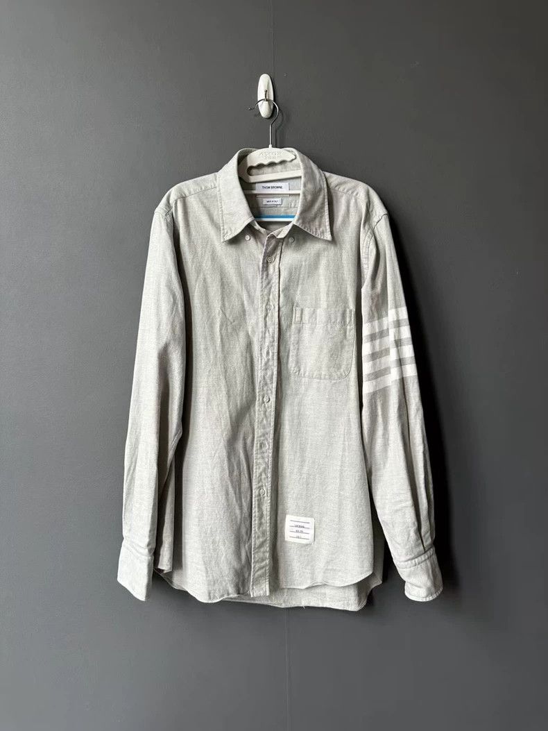 Thom Browne Thom Browne size3 Grey shirt with a white collar Size US L / EU 52-54 / 3 - 1 Thumbnail