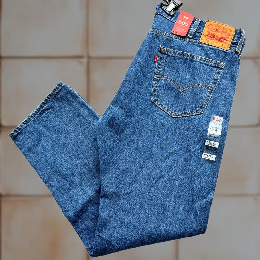 Levi's Levi's 505 Jeans Regular Straight 40x32 Stretch Medium Blue Denim Men Big & Tall Inseam 32 NWT Size US 40 / EU 56 - 1 Thumbnail