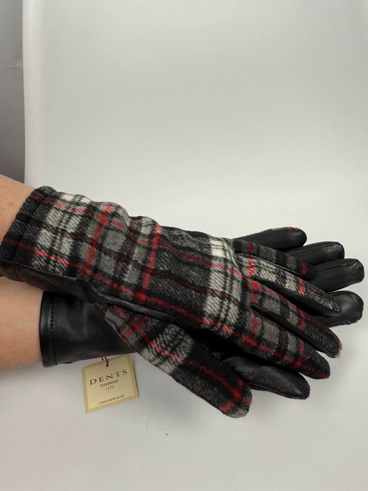 Dents Dents Plaid Gloves Womens size 7,5 Leather Size ONE SIZE - 1 Thumbnail