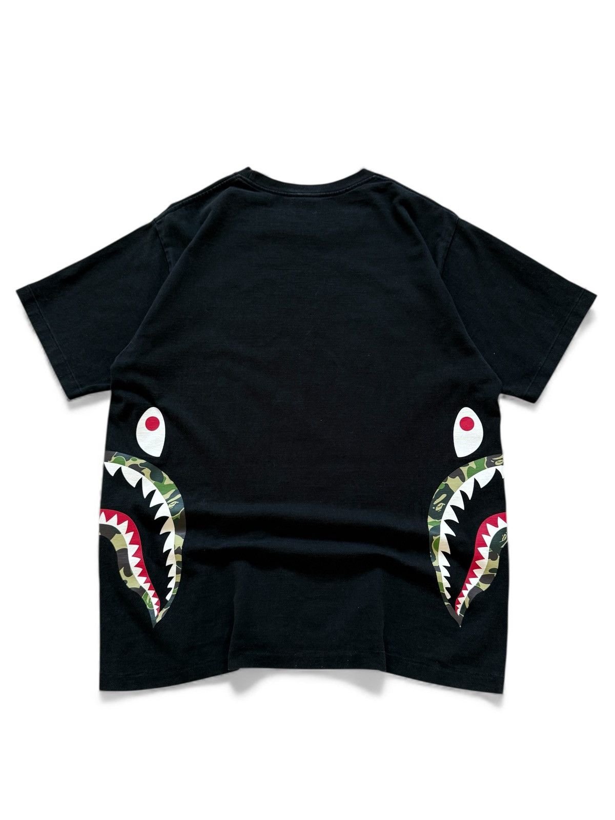 Bape Bape Camo Side Shark Graphic T-Shirt Size US L / EU 52-54 / 3 - 6 Thumbnail