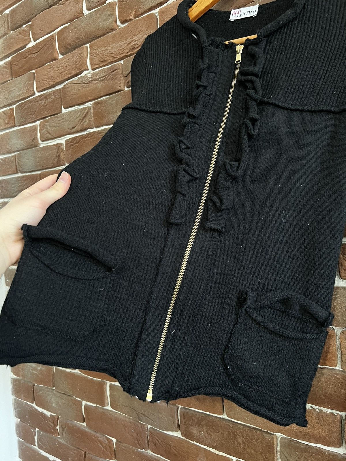 Valentino red VALENTINO Black Knit ZIP Sweatshirt Designer Luxury Size L / US 10 / IT 46 - 6 Thumbnail
