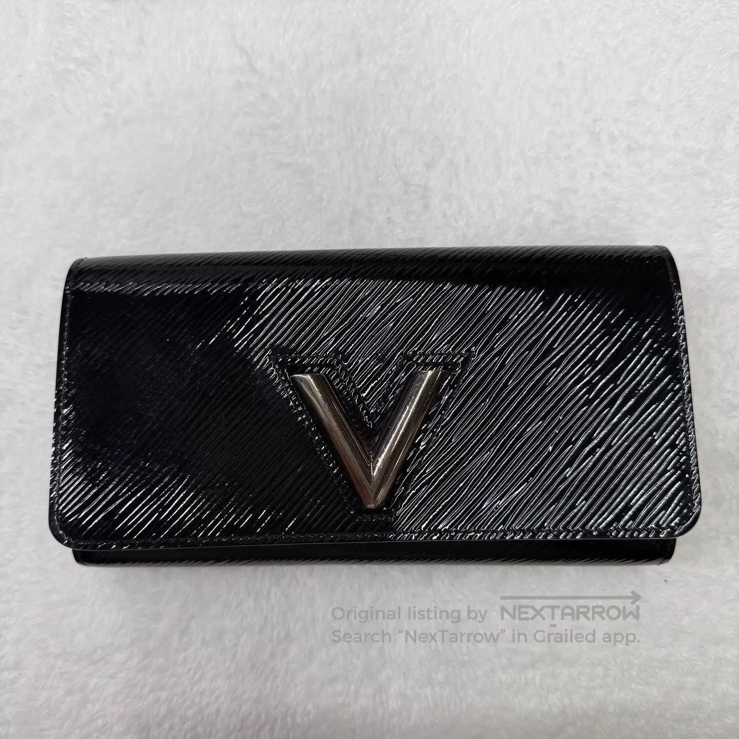 Louis Vuitton Black Textured Wallet with Metallic Logo Accent. Size ONE SIZE - 3 Thumbnail
