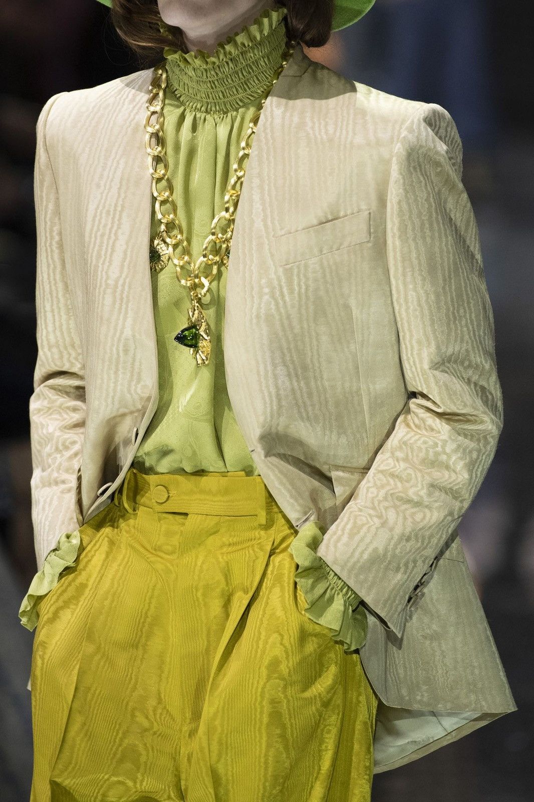 Gucci runway gold necklace Size ONE SIZE - 7 Thumbnail
