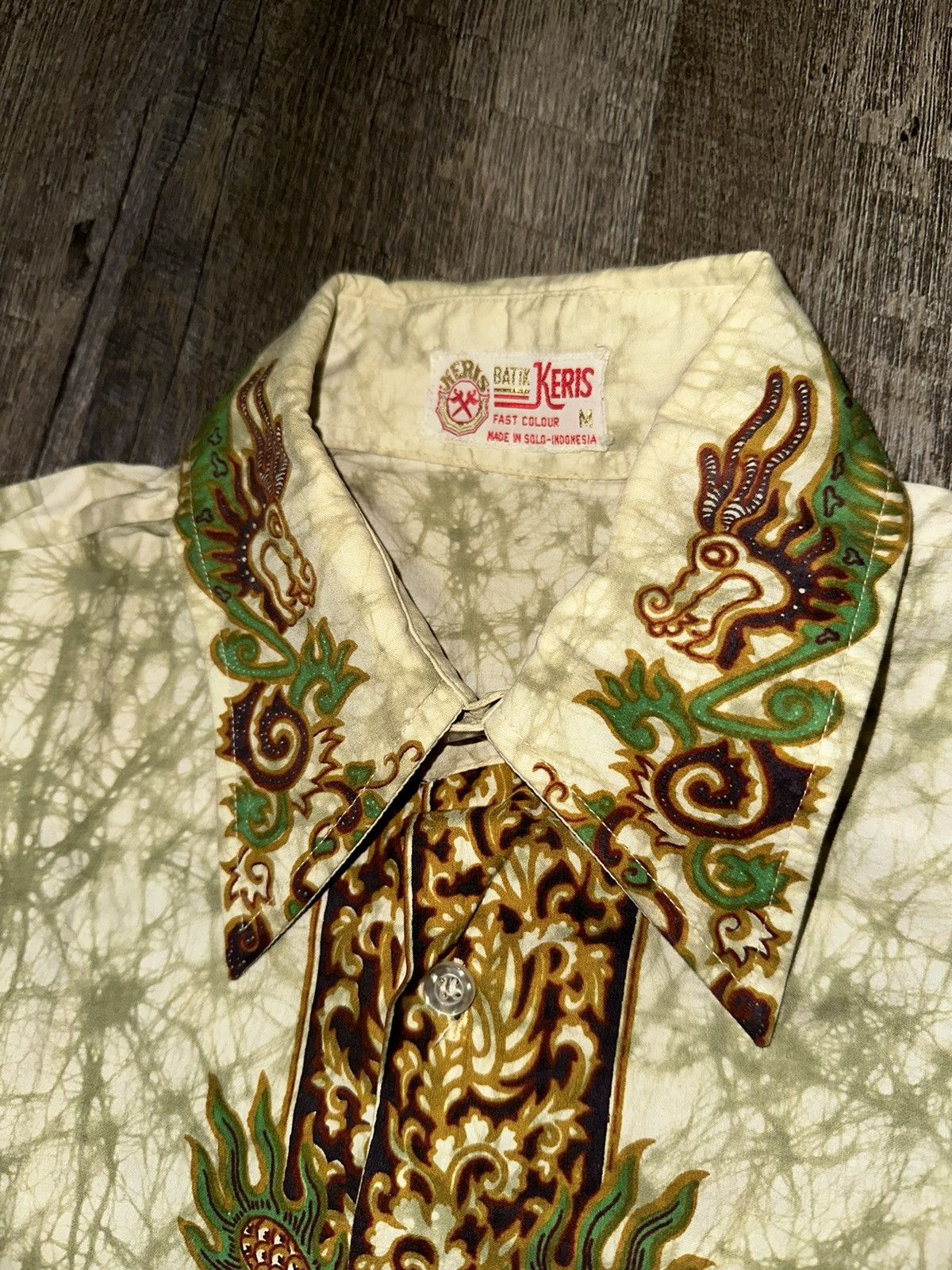 Other Vintage Batik Keris Twin Dragon Hawaiian Button Shirt size M Size US M / EU 48-50 / 2 - 3 Thumbnail
