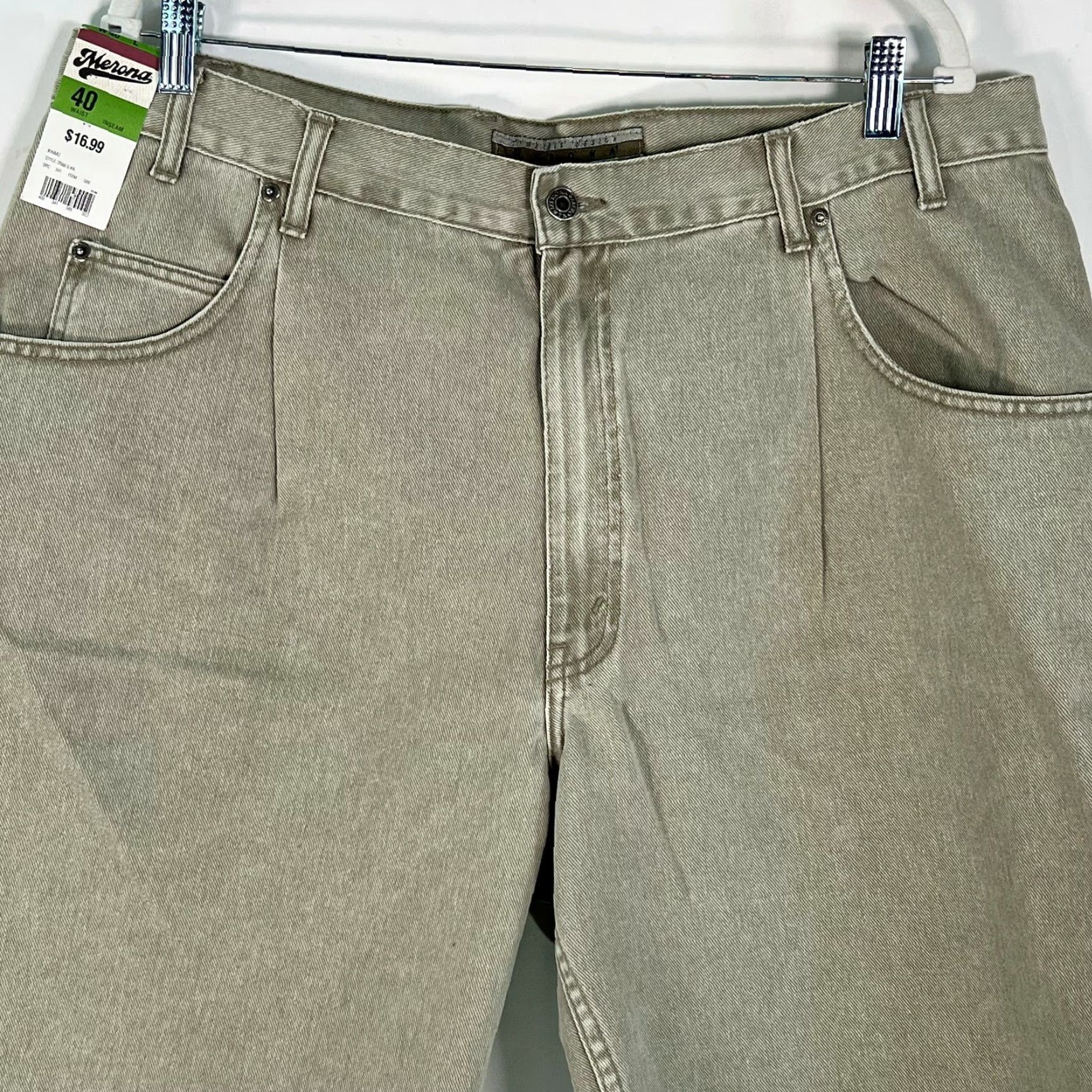 Merona Merona Men Bermuda Shorts Flat Front Cotton 40 Beige Loose Fit Casual - 11Inseam Size 40 Men’s Shorts Size US 40 / EU 56 - 3 Thumbnail