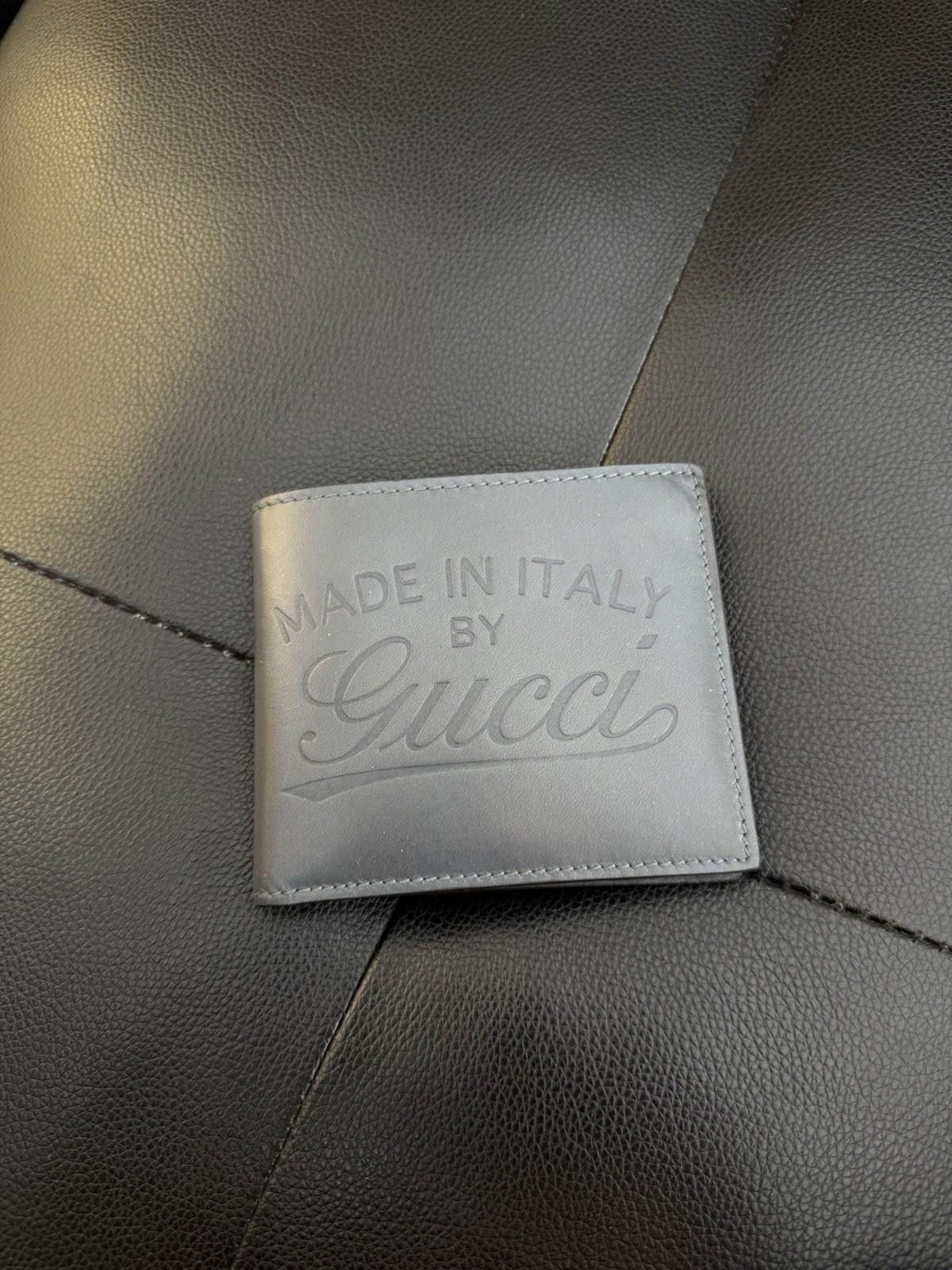 Gucci GUCCI Bifold Wallet Leather Authentic Box $595 Retail Grey Size ONE SIZE - 1 Thumbnail
