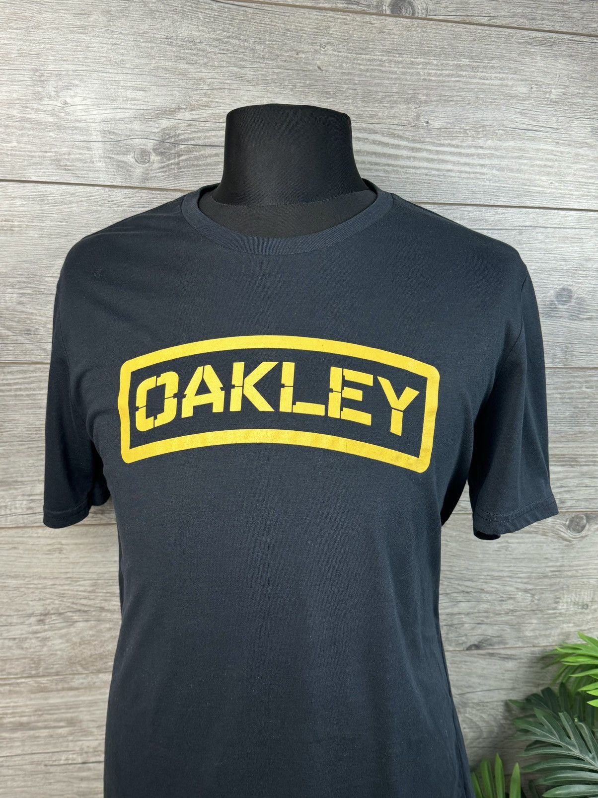 Oakley Oakley tee t-shirt vintage big logo size XL Size US XL / EU 56 / 4 - 4 Thumbnail