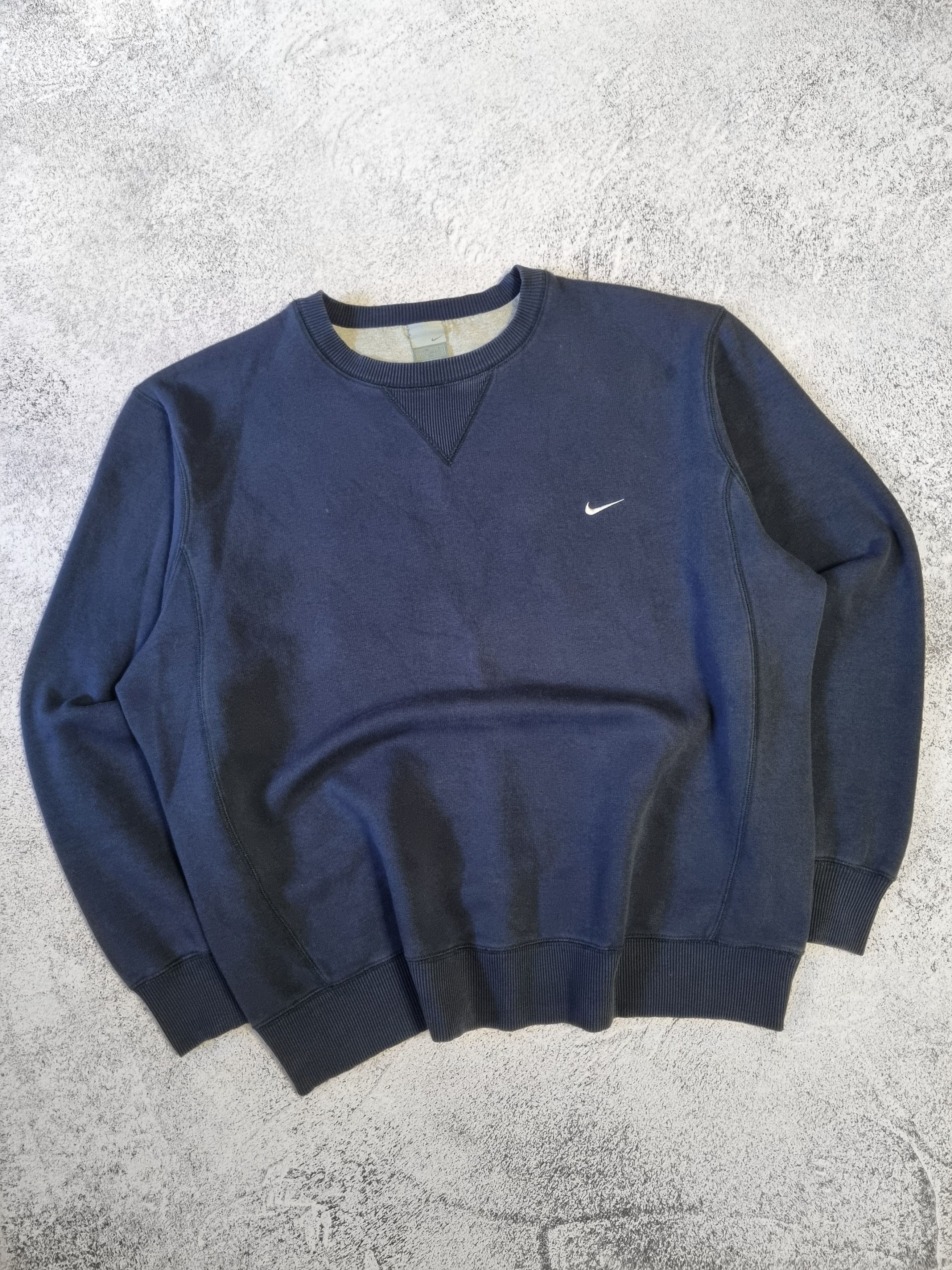 Nike Vintage Nike Basic Logo Sweatshirt Size US L / EU 52-54 / 3 - 2 Thumbnail