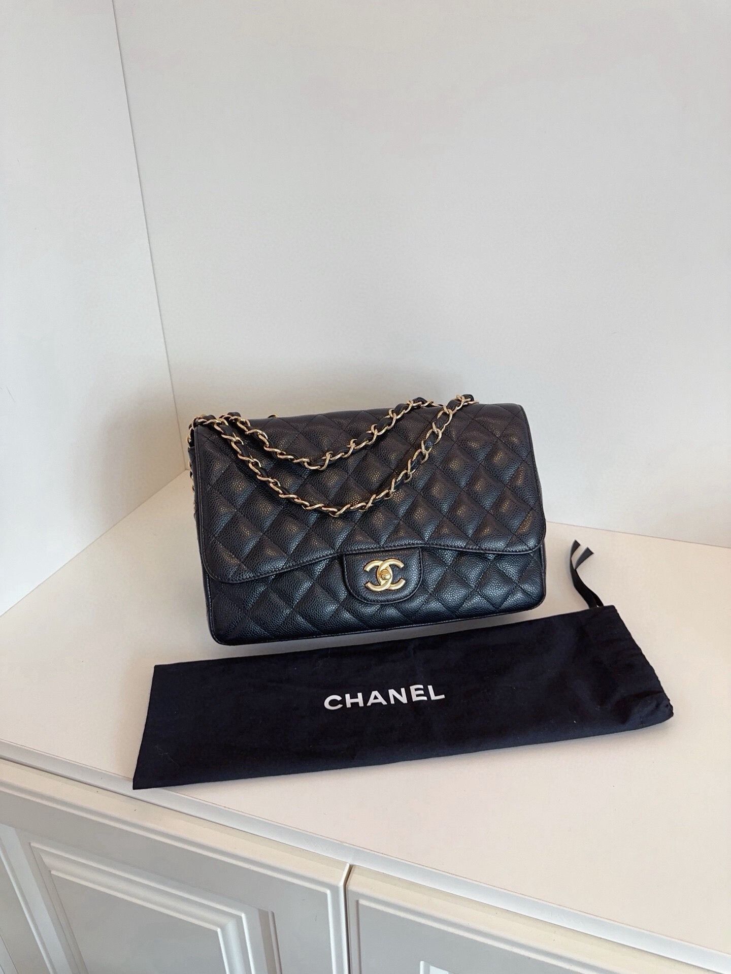 Chanel Pre-loved Bag Very good condition Size ONE SIZE - 1 Thumbnail