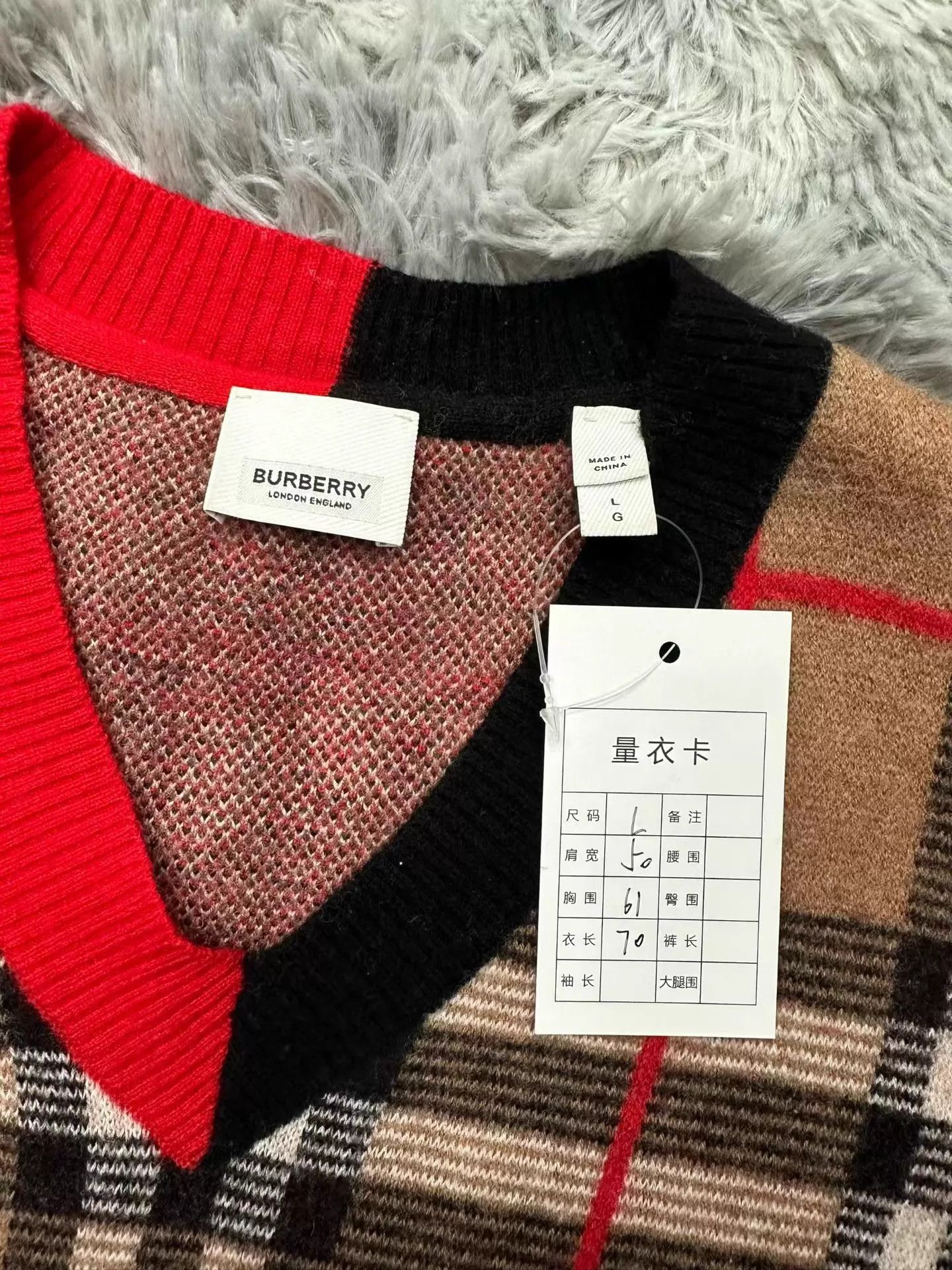 Burberry Burberry Colorblock Check Wool Sweater L Worn 1x Size US L / EU 52-54 / 3 - 3 Thumbnail