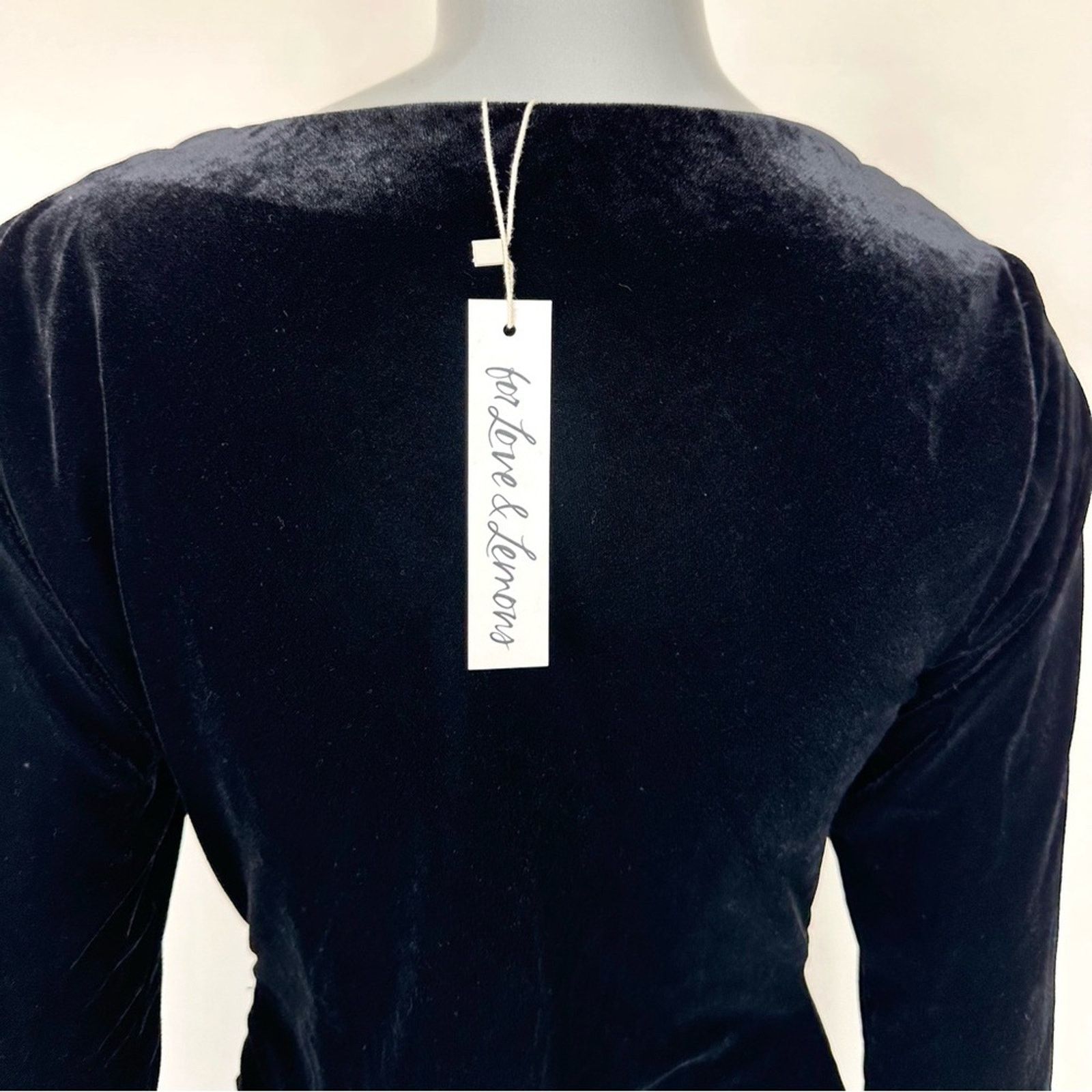 For Love & Lemons NWT!!! For Love and Lemons velvet dress size M Retail 280$ Size M / US 6-8 / IT 42-44 - 6 Thumbnail