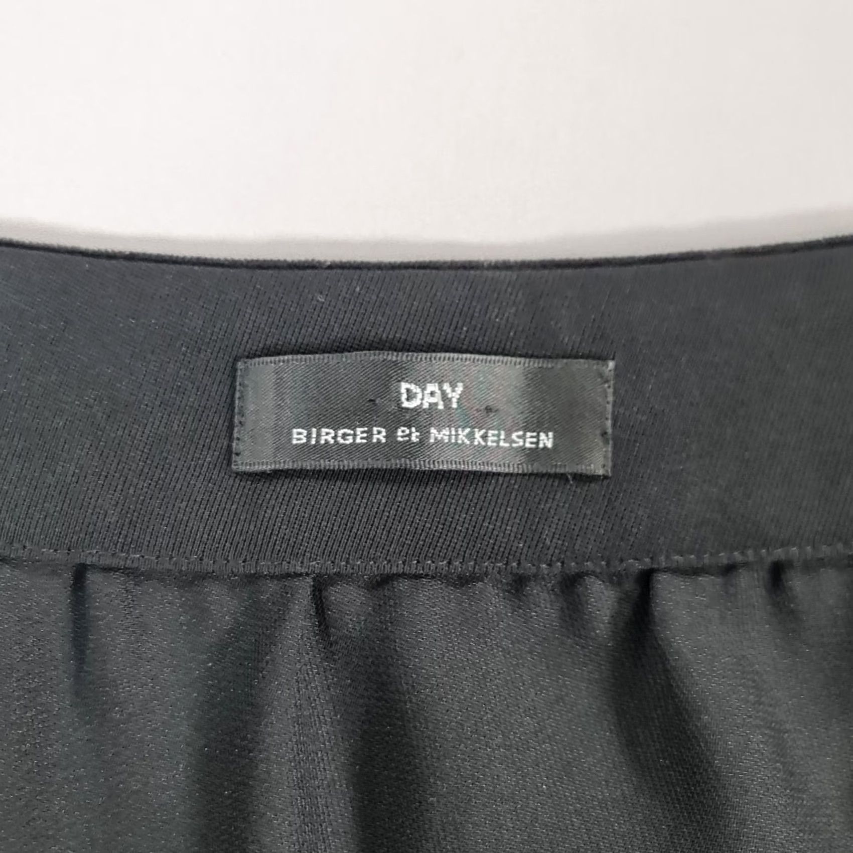 Vintage DAY Birger et Mikkelsen Womens Dress Knee Length Sleeveless V-Neck Black 38 Fit & Flare Party/Cocktail Dress Womens Size XS / US 0-2 / IT 36-38 - 3 Thumbnail
