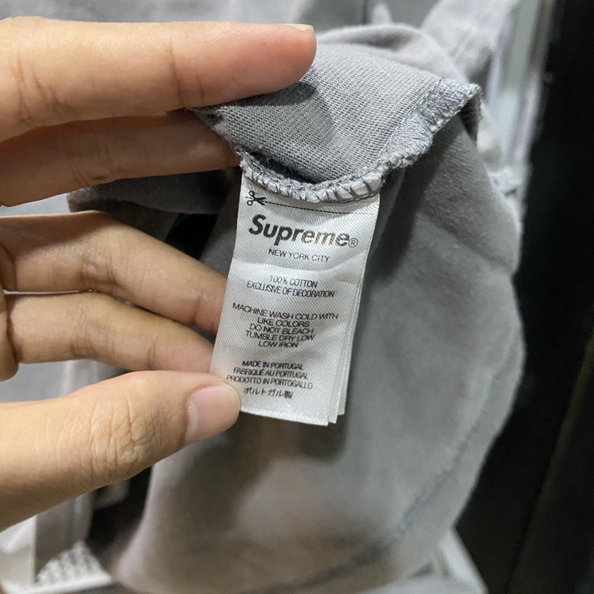 Supreme FW23 Supreme Small Box Tee in Dark Gray Size US L / EU 52-54 / 3 - 10 Thumbnail