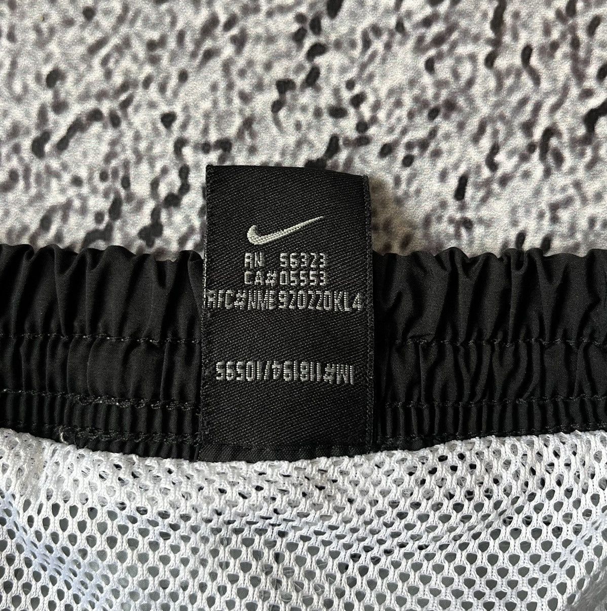 Nike Nike Vintage Y2K Swim Shorts Beige Mesh Lined Size XL Size US 29 - 7 Thumbnail