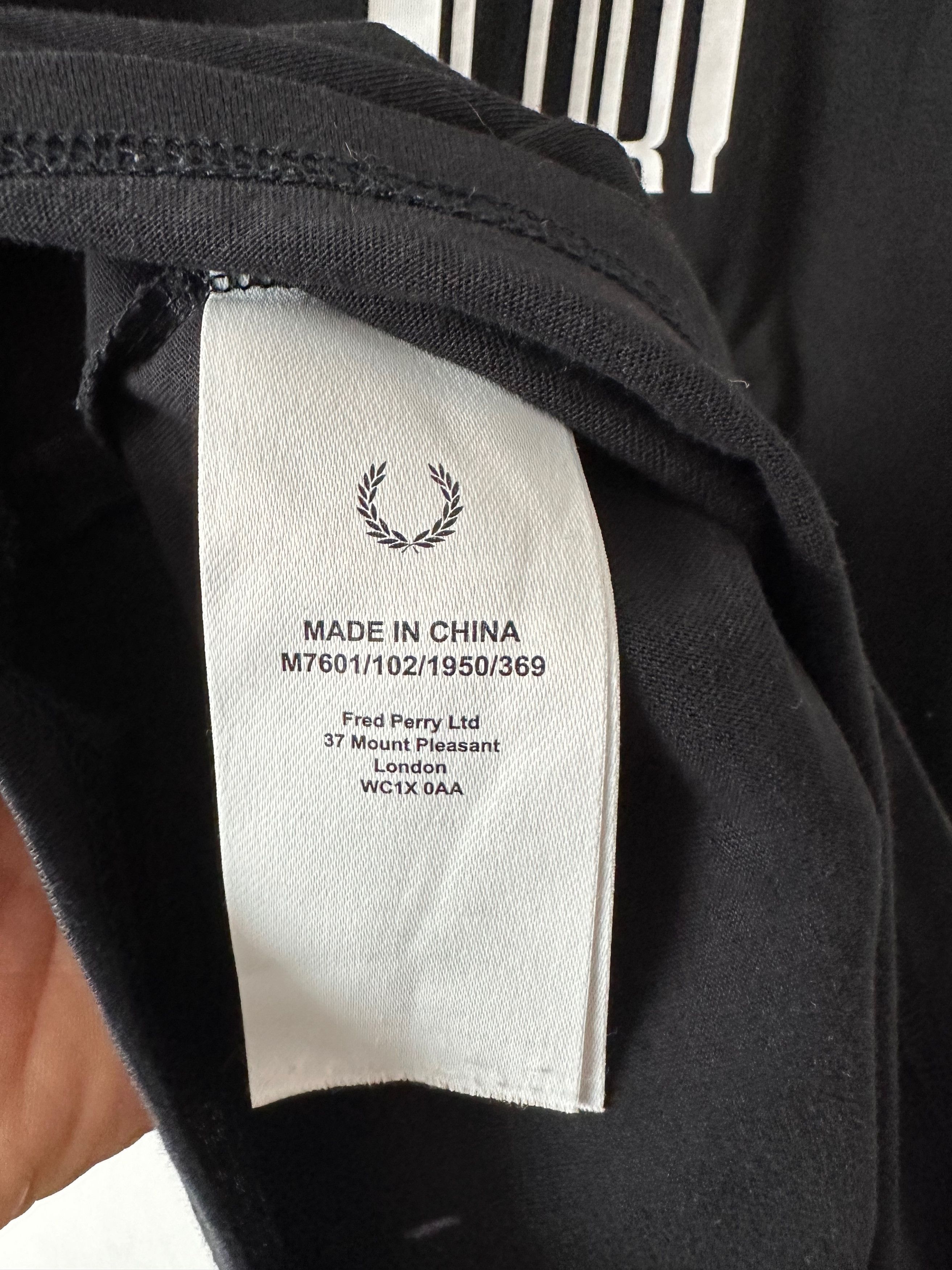 Fred Perry Fred Perry crew neck t-shirt big logo black Size US L / EU 52-54 / 3 - 6 Thumbnail