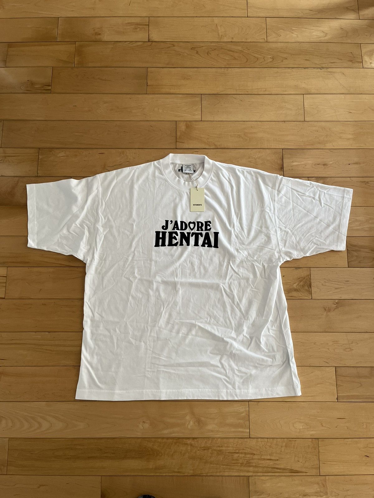 可愛い VETEMENTS  ヴェトモン HENTAI T-SHIRT Vetements Hentai T-Shirt - White - Women | UE64TR260WWHITE