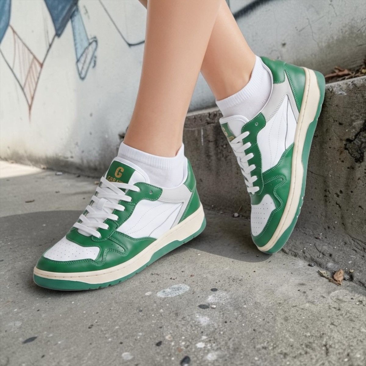 Greats Greats Women’s Brighton Low Top Green White Sneakers Sz 8.5 Size US 8.5 / IT 38.5 - 2 Thumbnail