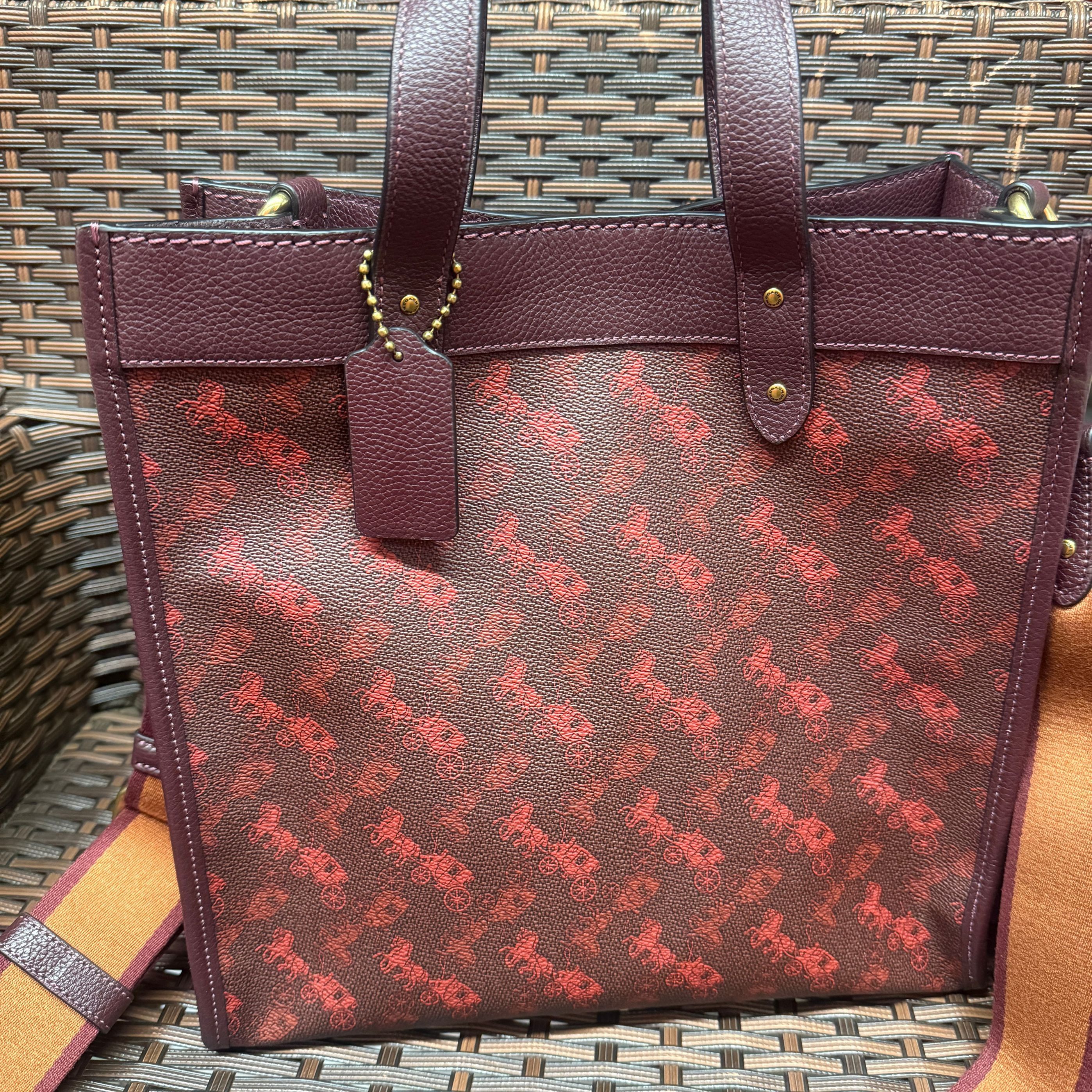 coach Field Tote With Horse And Carriage Print 89143