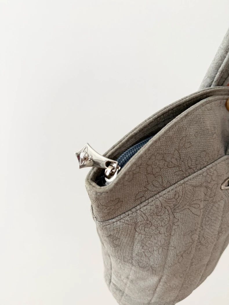 Vivienne Westwood Vivienne Westwood Gray suede lace-patterned silver Saturn Size ONE SIZE - 6 Thumbnail