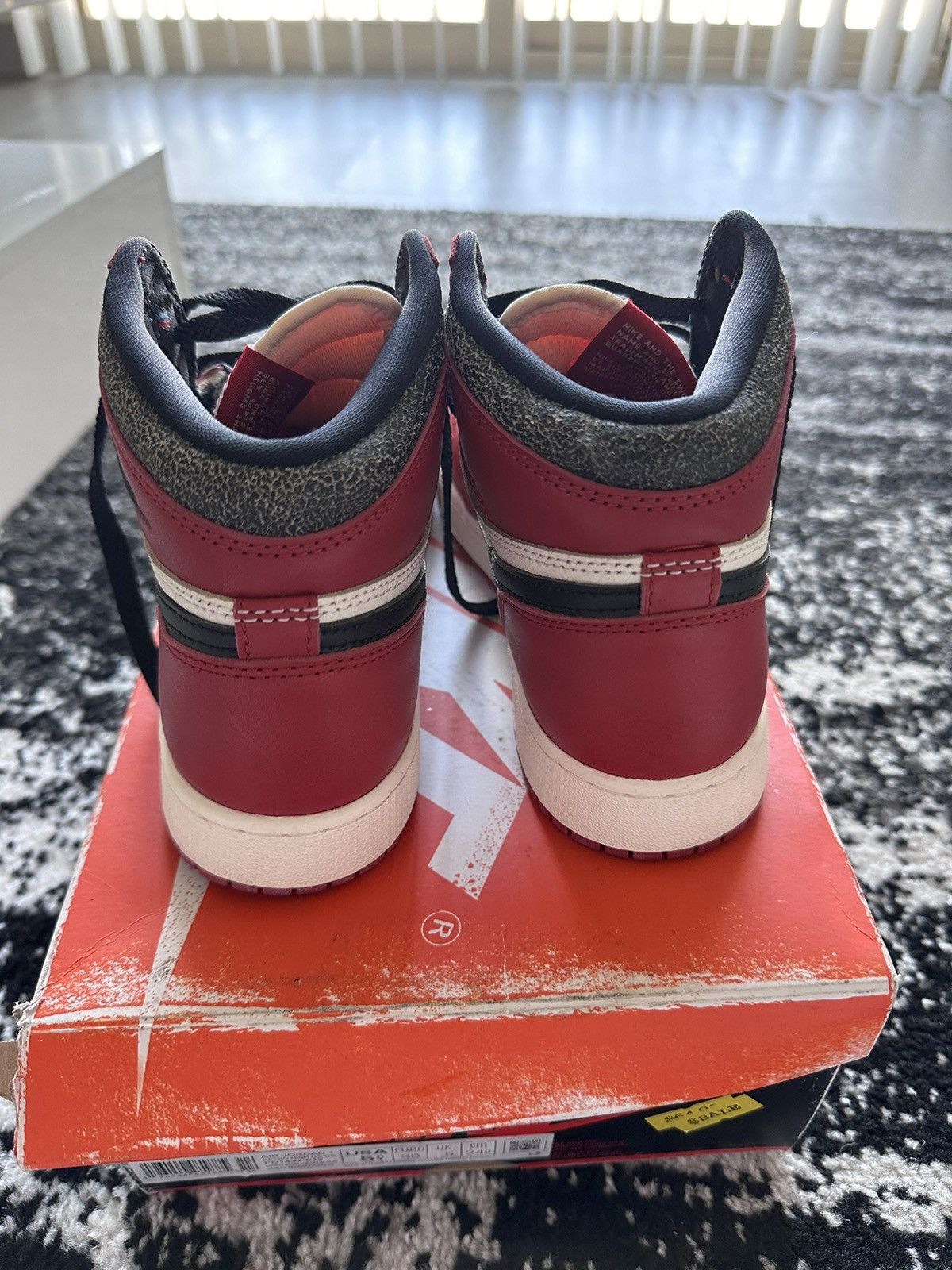 Jordan Brand Jordan 1 OG Chicago Size US 5.5 / EU 38 - 4 Thumbnail