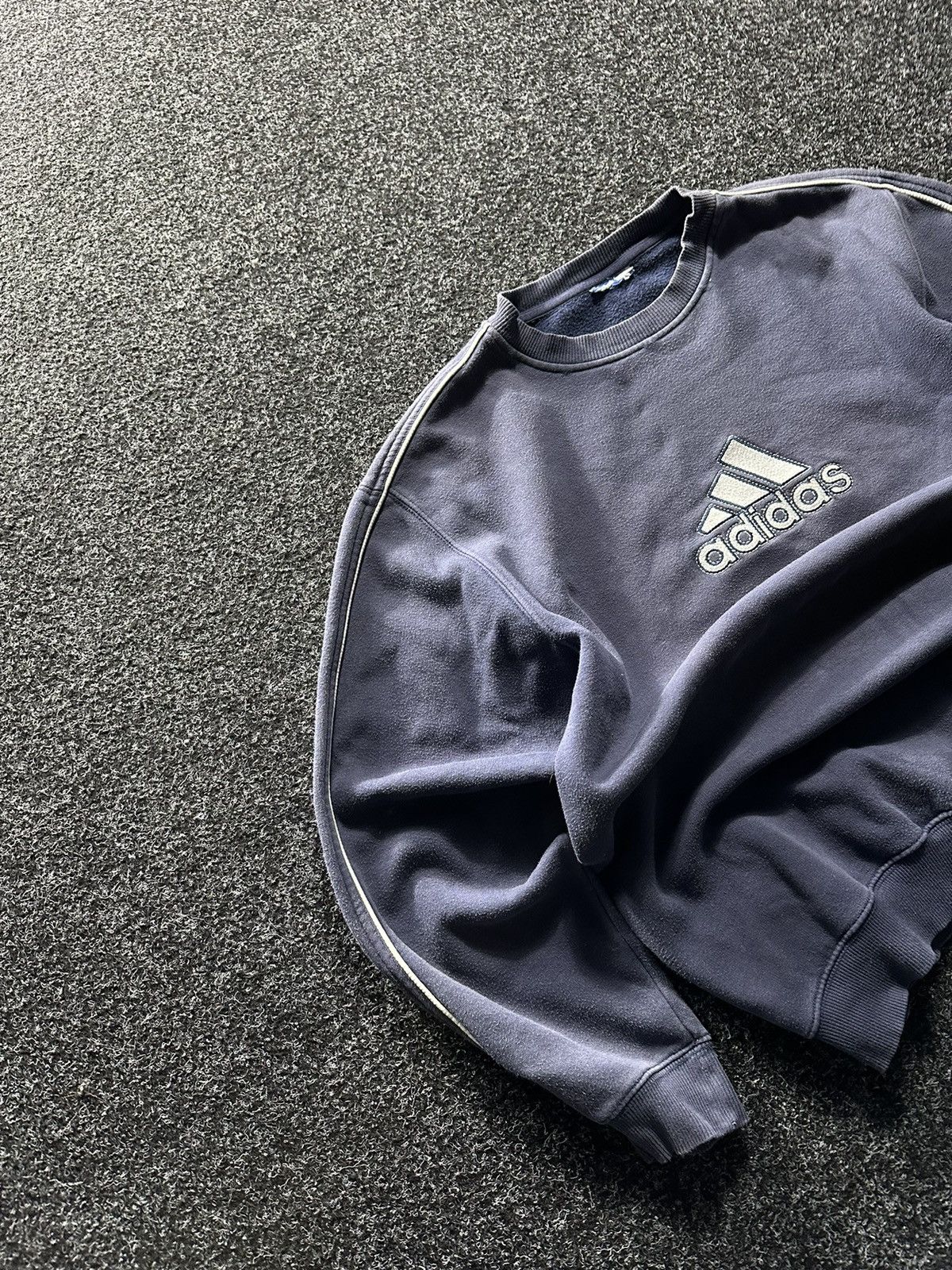 Adidas × Vintage 🚨Vintage 90s Adidas CENTRAL LOGO Sweatshirt Y2K sk8 balenci Size US L / EU 52-54 / 3 - 2 Thumbnail