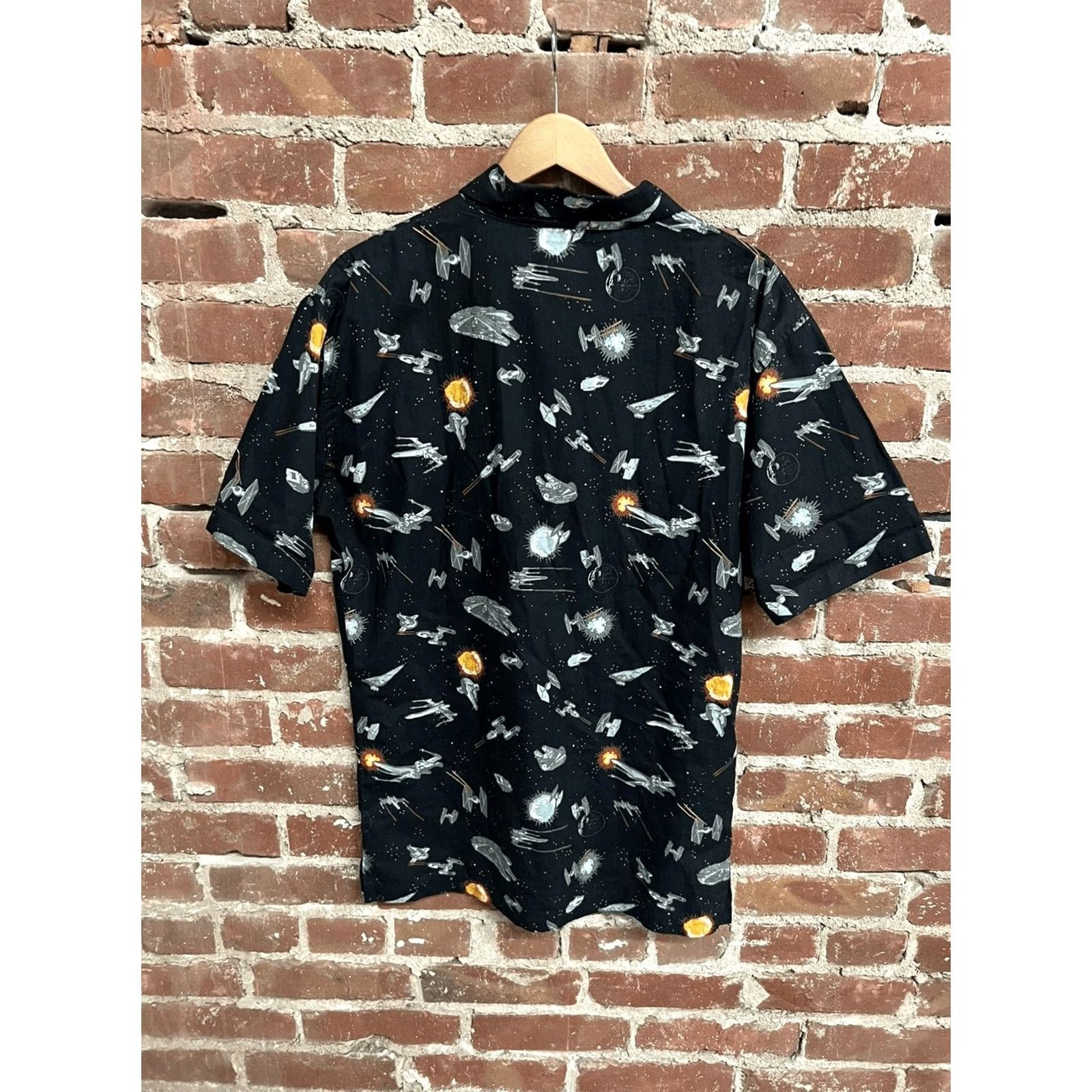 Disney Star Wars Mens Black Space Fight Short Sleeve Button Up Disneyland XL Shirt Mens Size US 36 / EU 52 - 2 Thumbnail