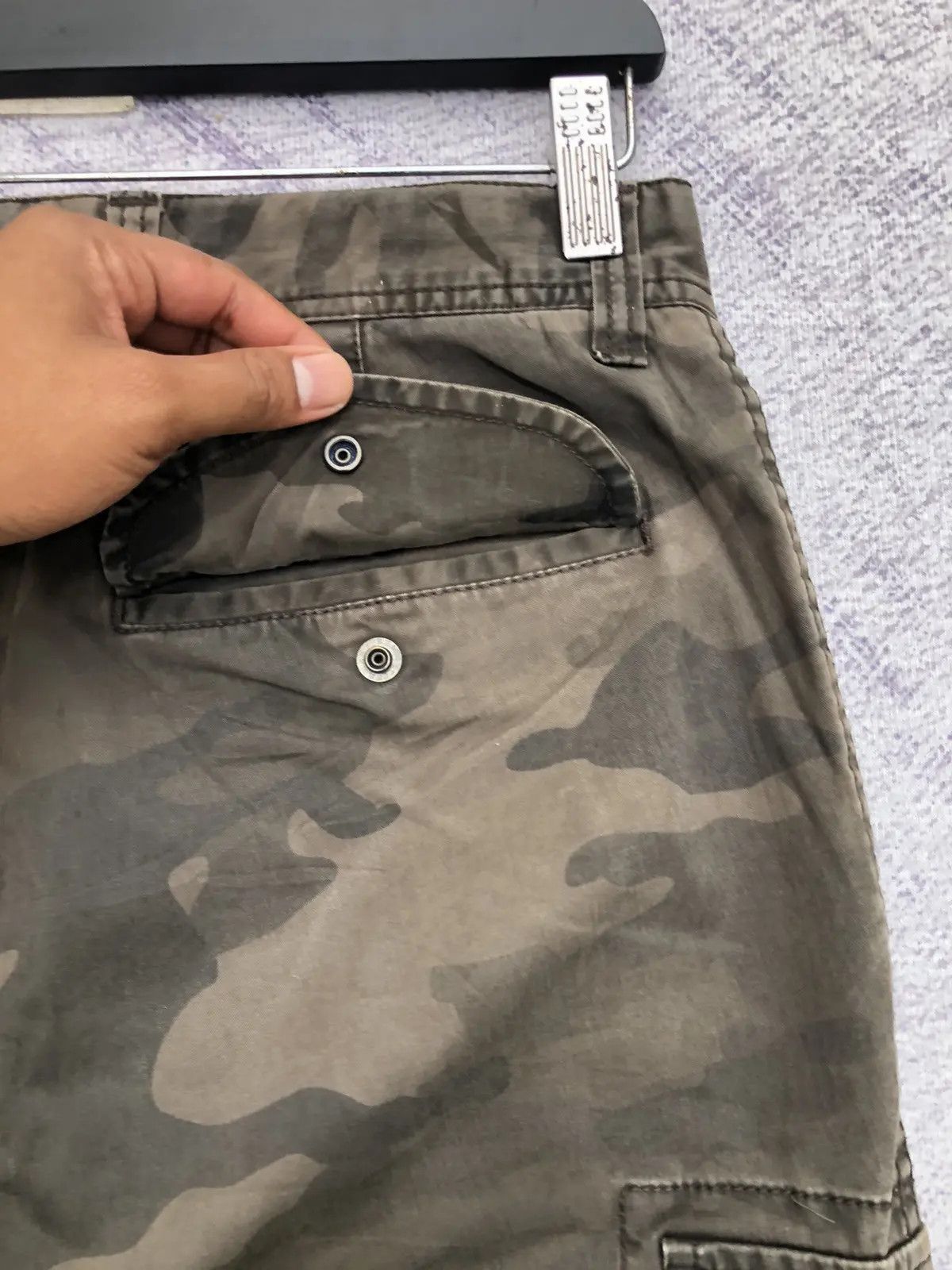 Japanese Brand Cargo Pants Uniqlo X Camo Multipocket Tactical W31 Size US 31 - 11 Thumbnail